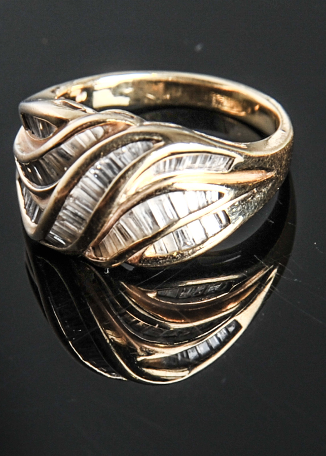 Women's Diamond Baguette Ribbon Cluster and 14K Gold Fashion Ring