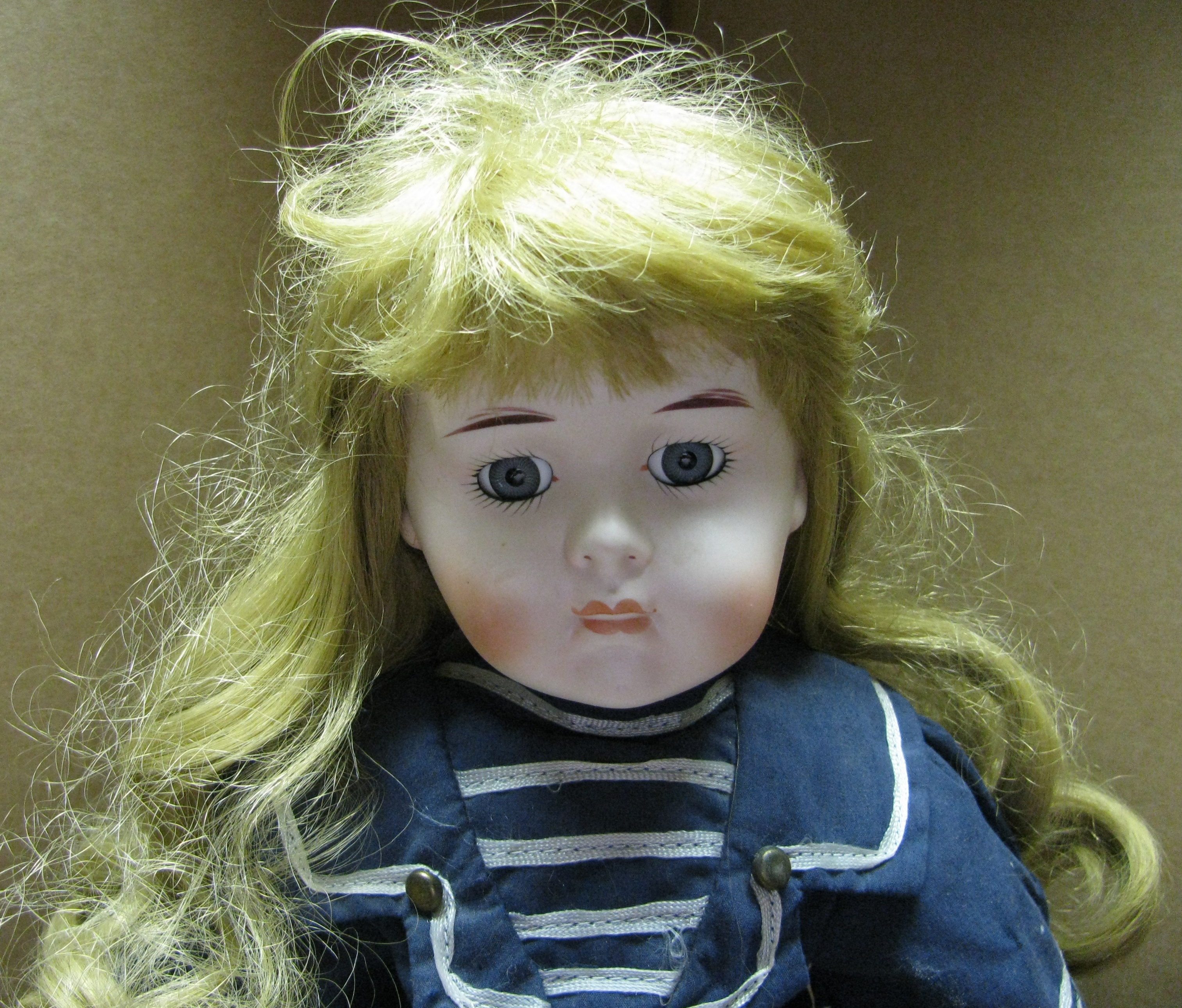 Collectible Porcelain Doll "Maggie"