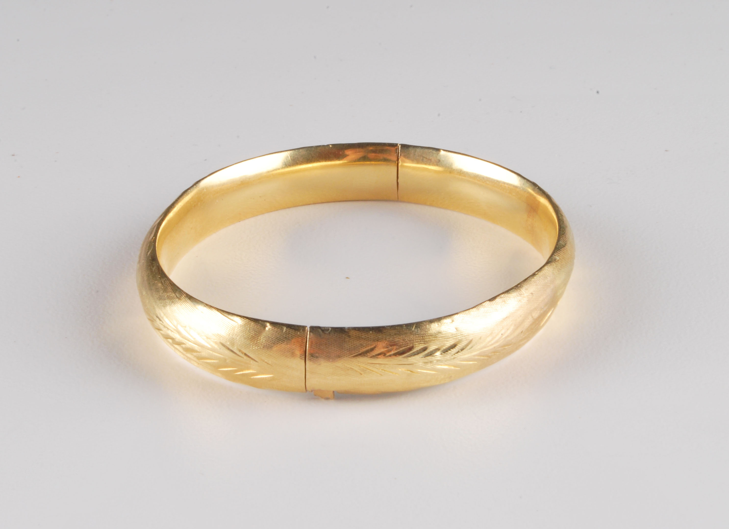 Vintage 14K Yellow Gold Bangle Bracelet
