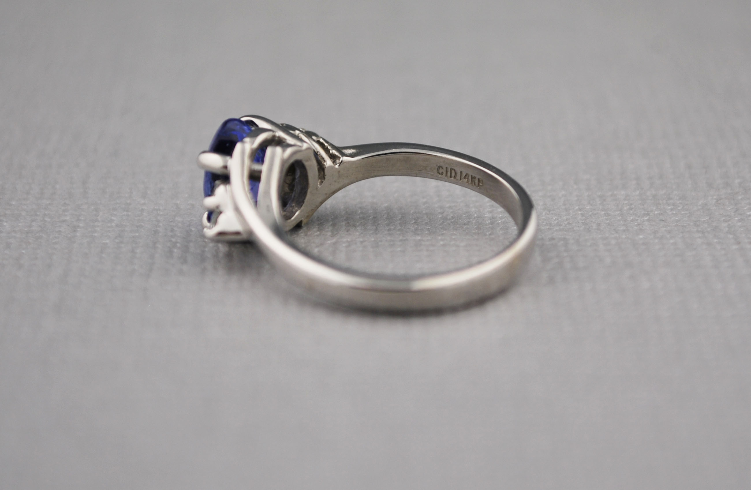 Stunning 14K Diamond, Tanzanite, and White Gold Ring