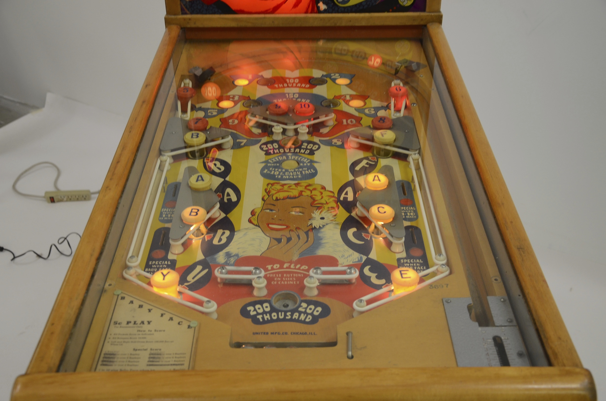 Nostalgic Babyface Pinball Machine