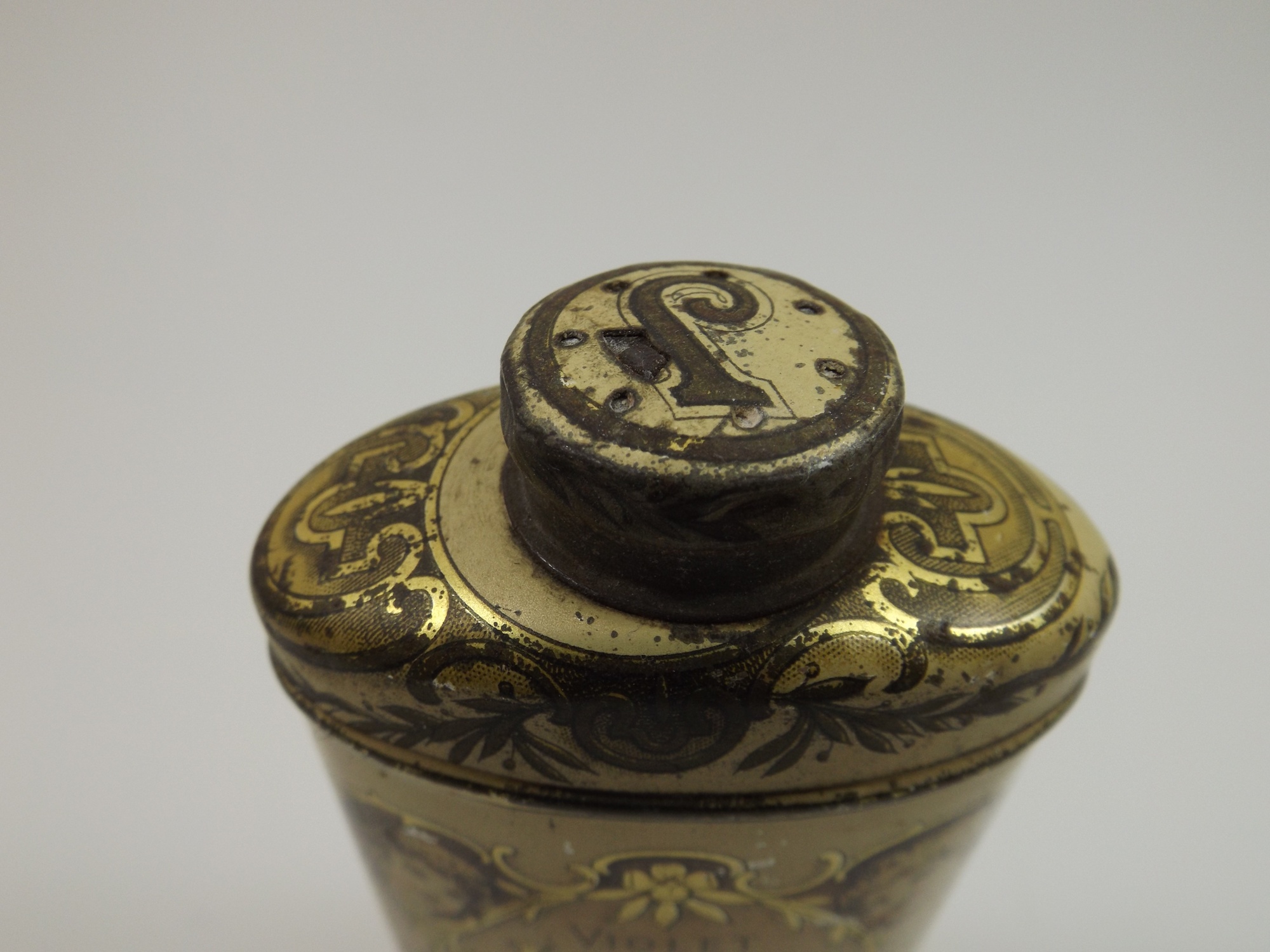 Violet Jergens Miss Dainty Talcum Tin, c. 1916