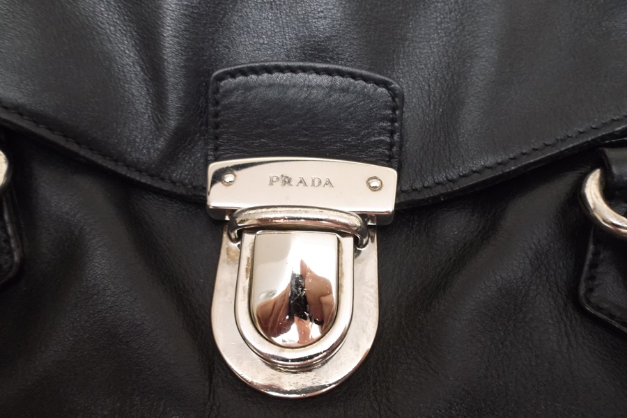 2002 Black Leather Vitello Easy Prada Handbag