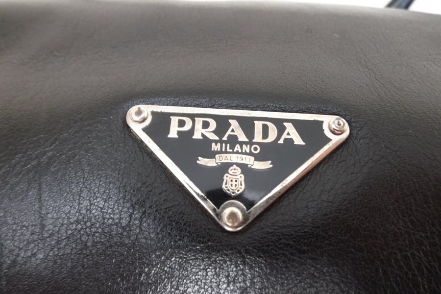 2002 Black Leather Vitello Easy Prada Handbag
