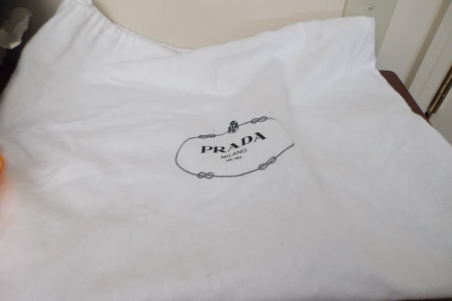 2002 Black Leather Vitello Easy Prada Handbag