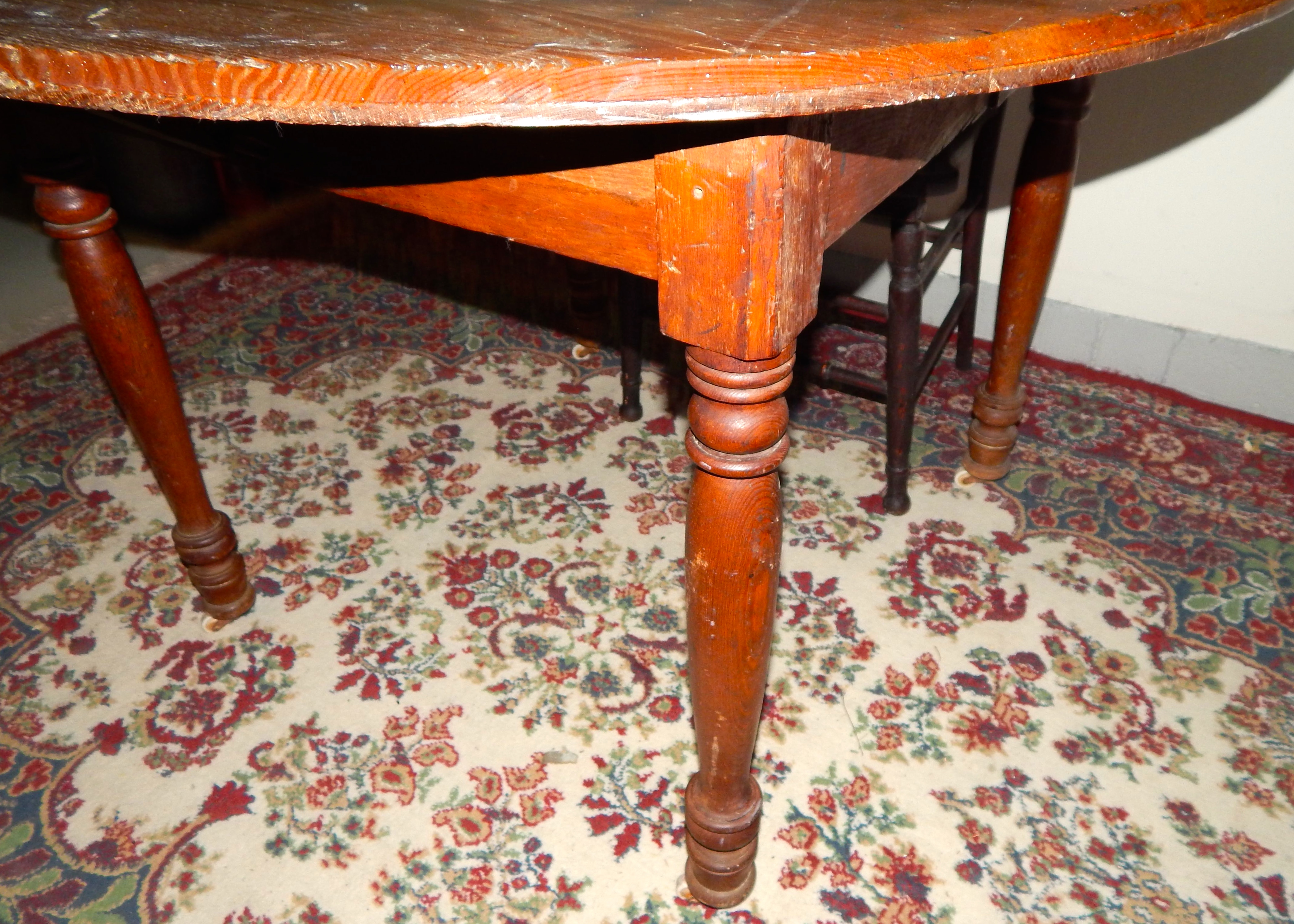 Vintage Round Oak Table & 4 Chairs