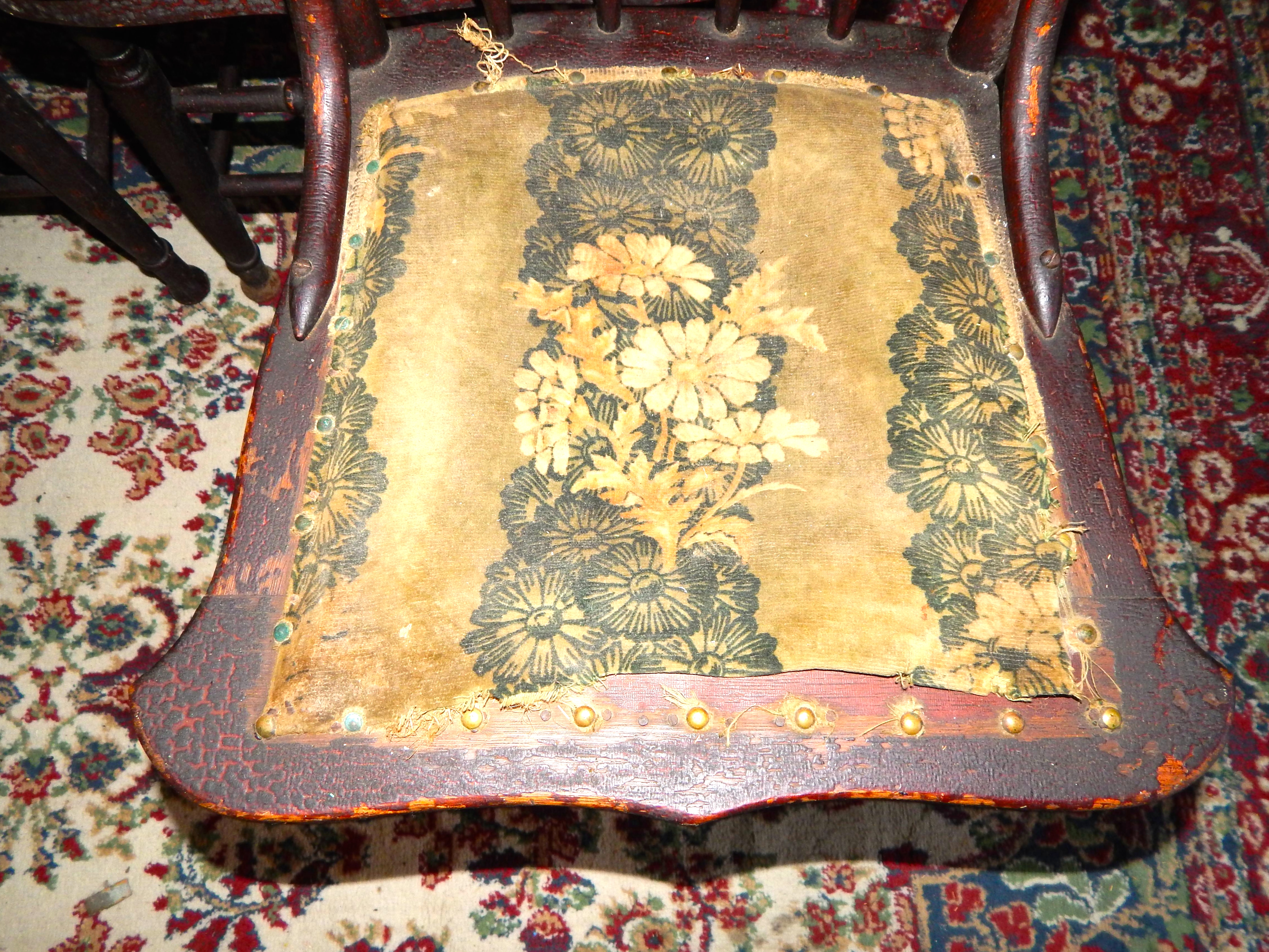 Vintage Round Oak Table & 4 Chairs