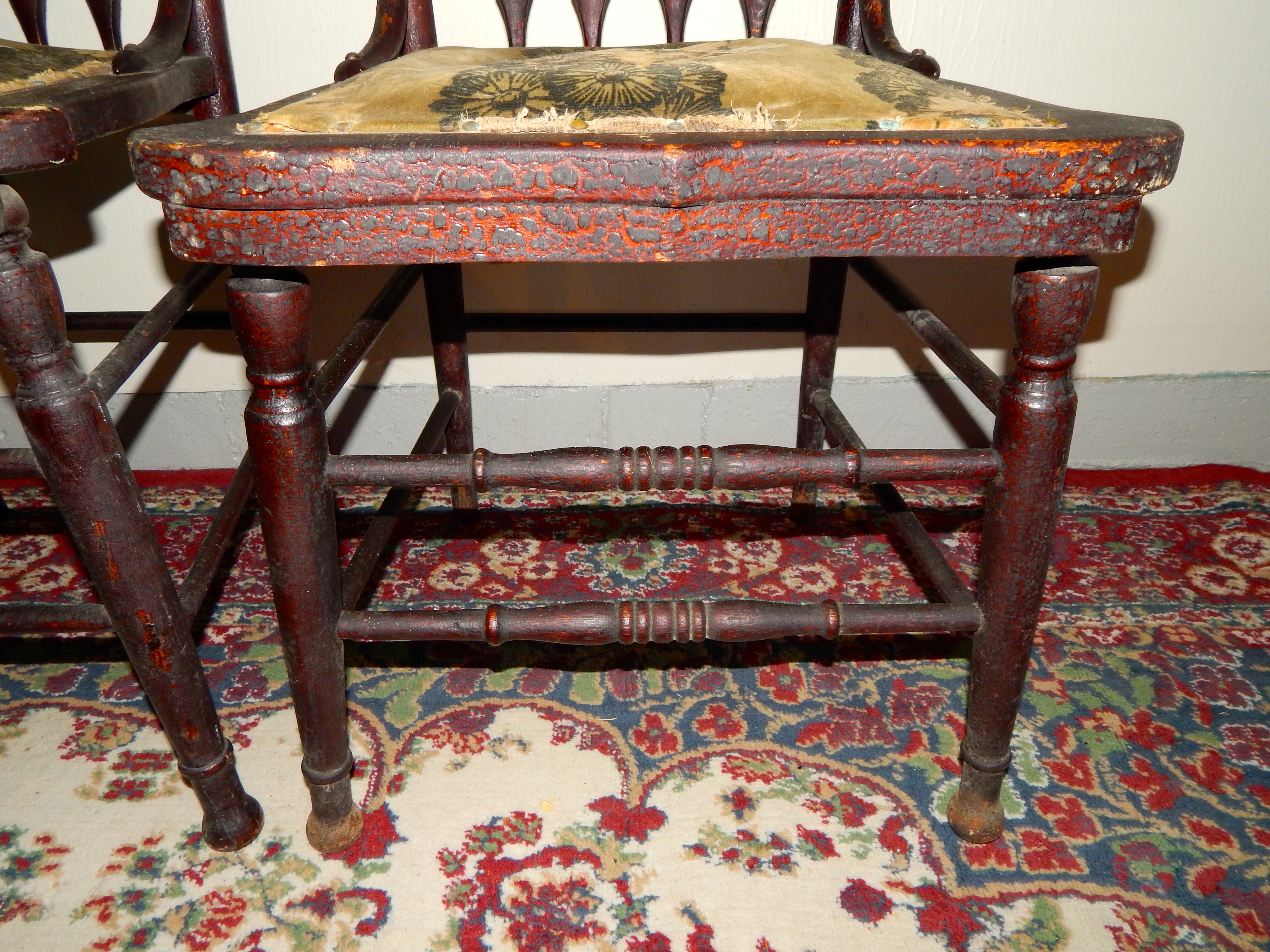 Vintage Round Oak Table & 4 Chairs
