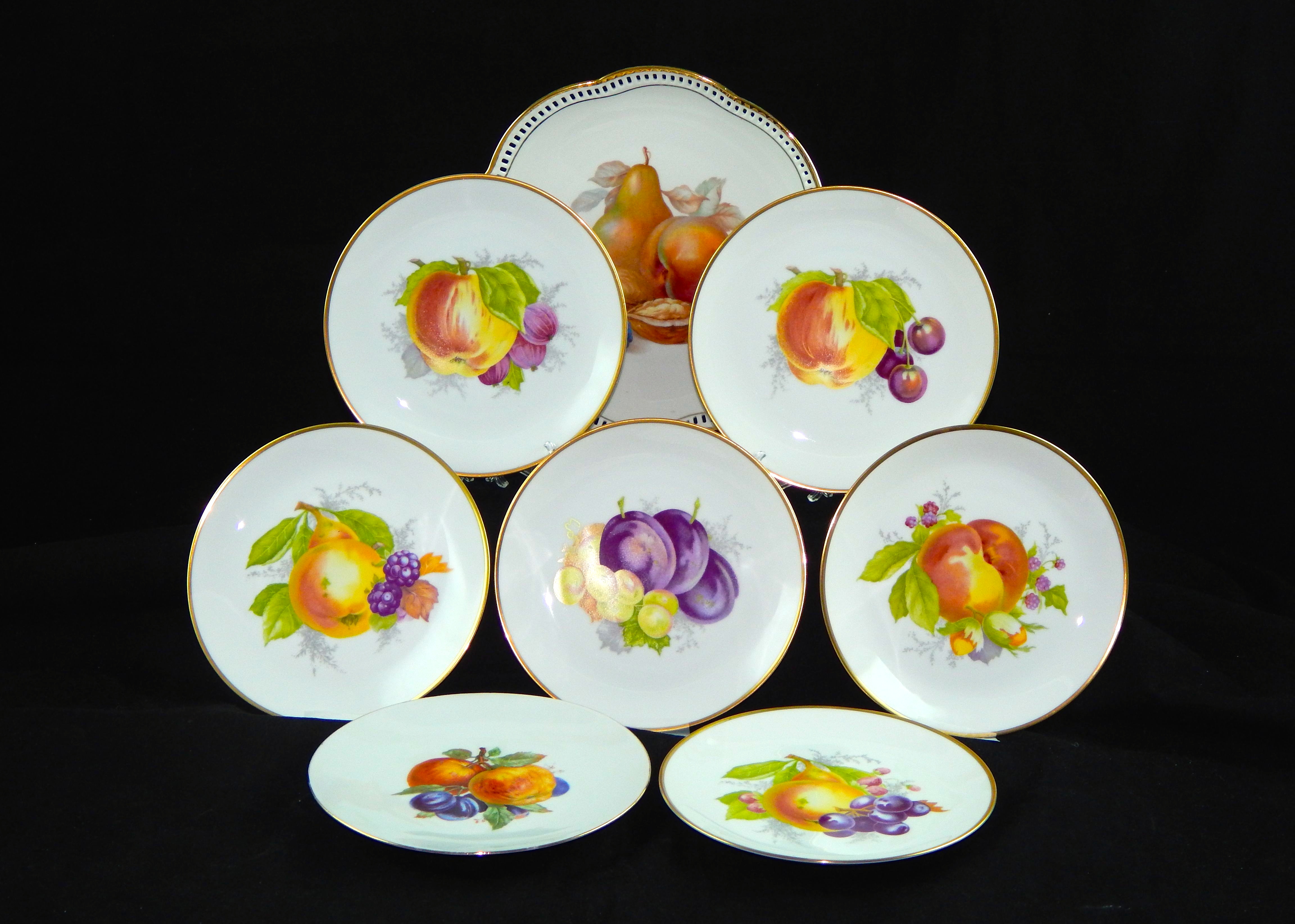 6 Vintage Thomas Fruit Plates