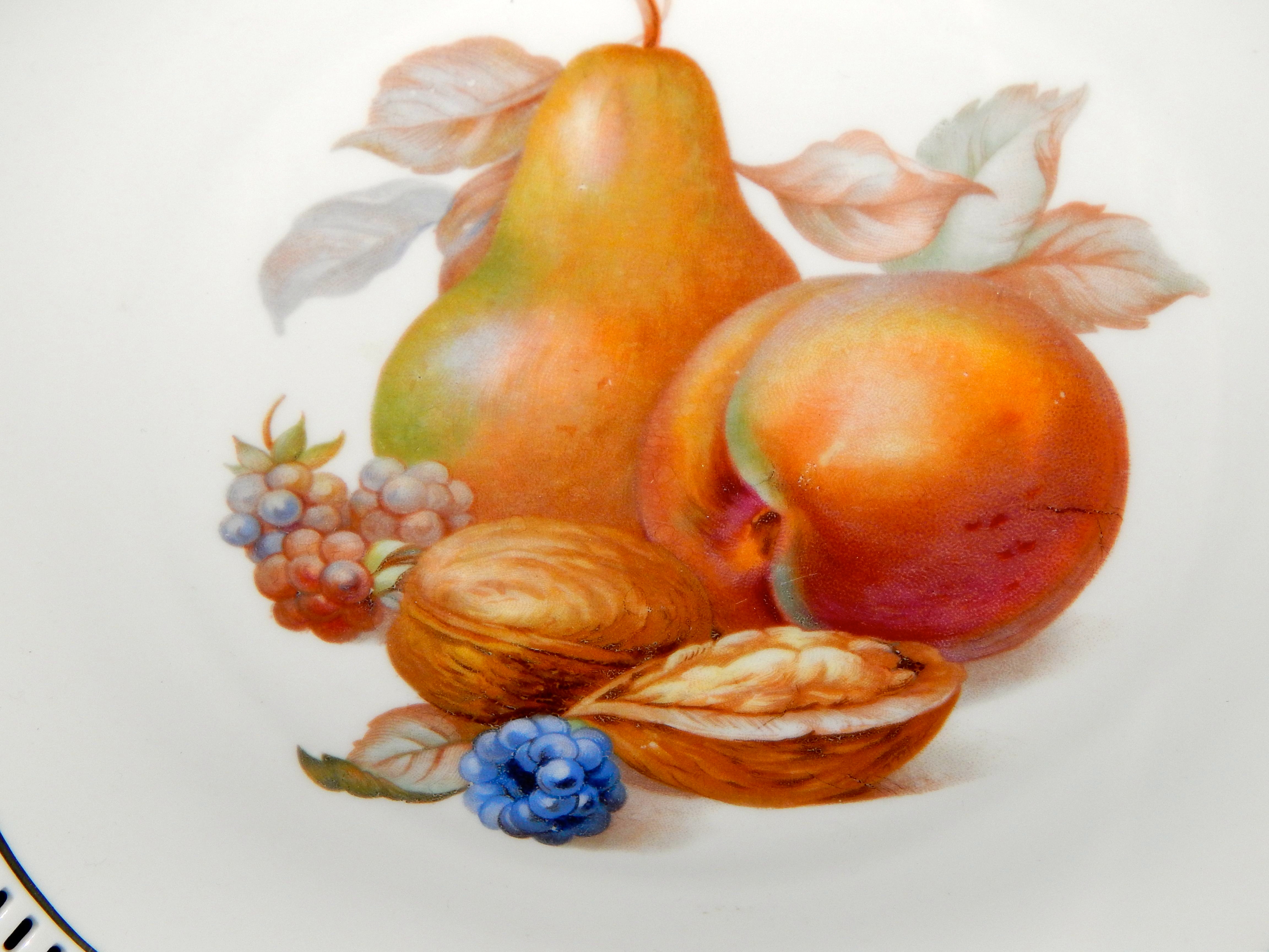 6 Vintage Thomas Fruit Plates