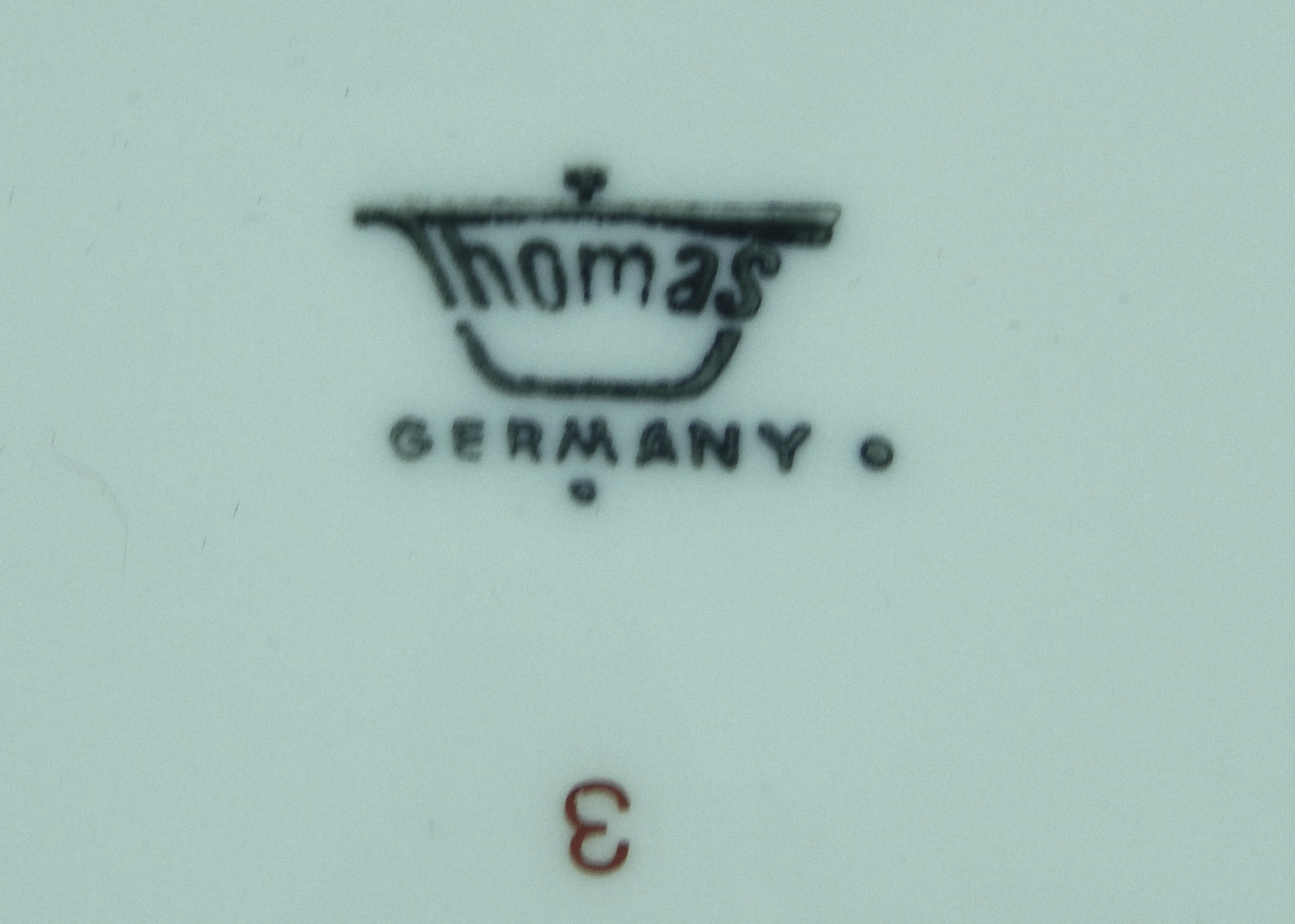 6 Vintage Thomas Fruit Plates