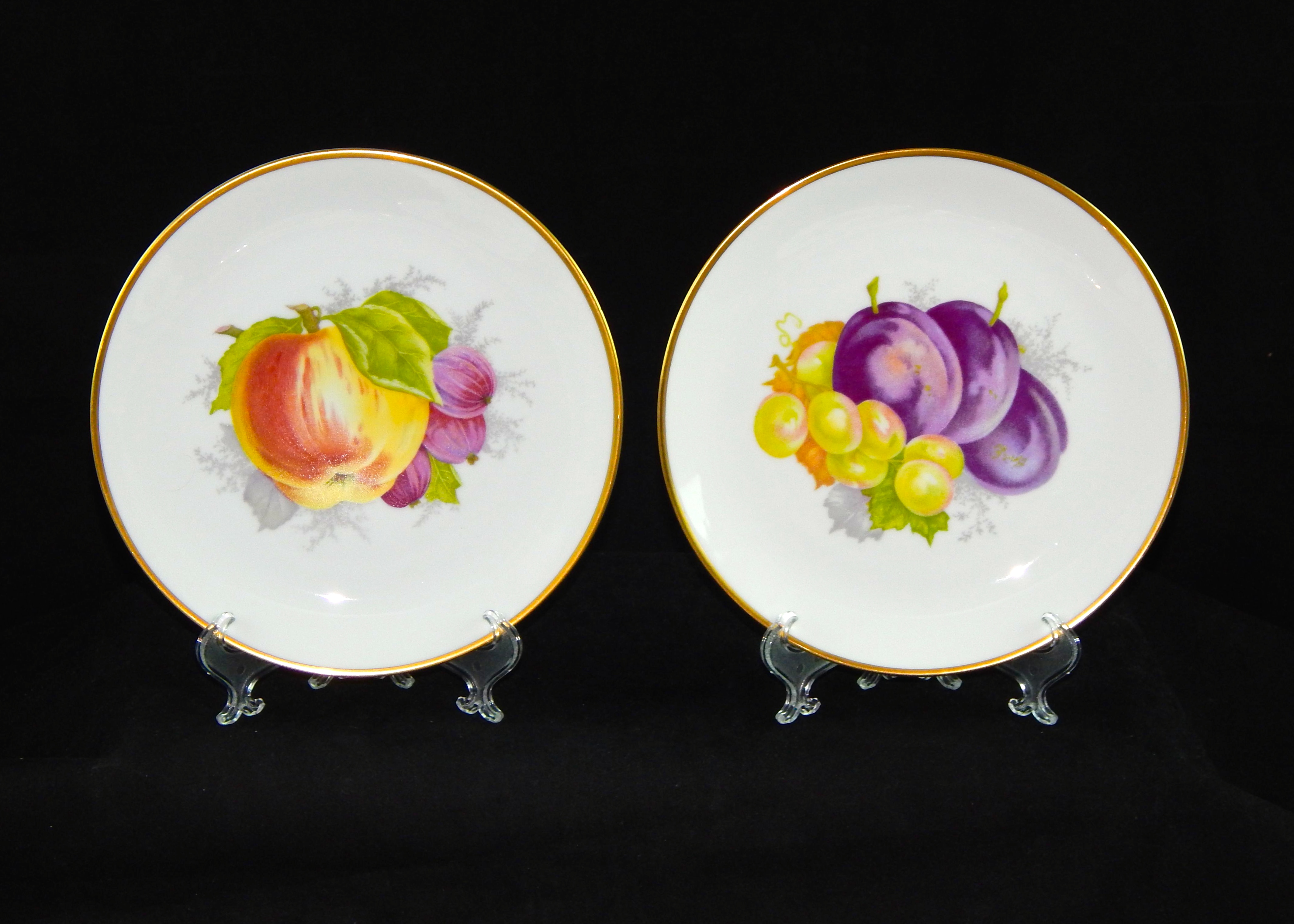 6 Vintage Thomas Fruit Plates
