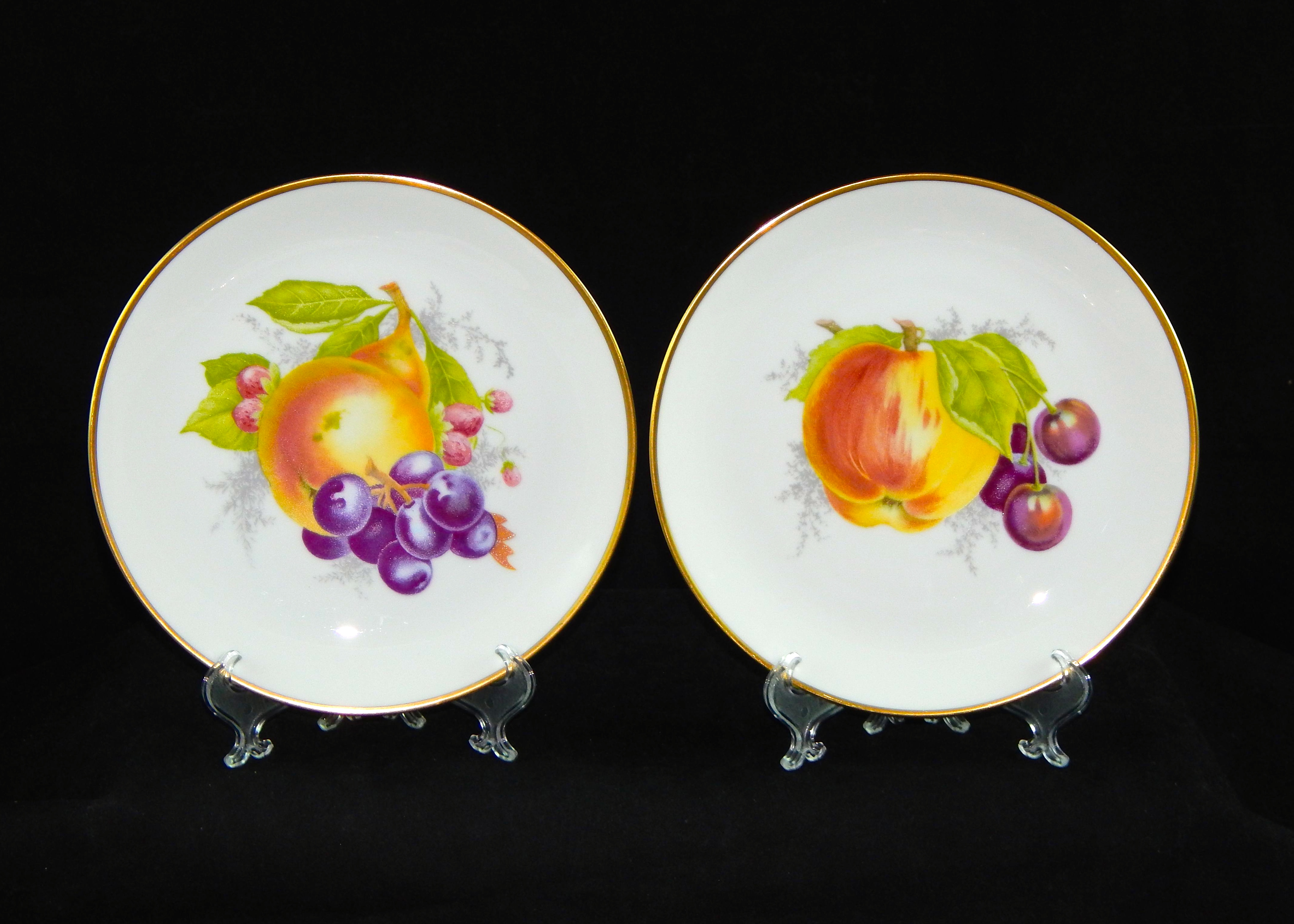 6 Vintage Thomas Fruit Plates