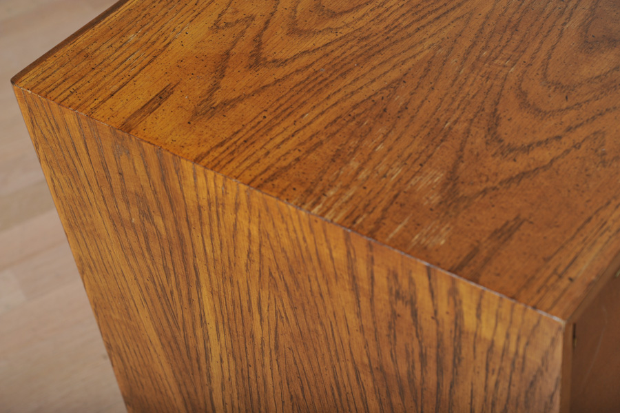Simple Modern Nightstand with an Oak-Grain Finish