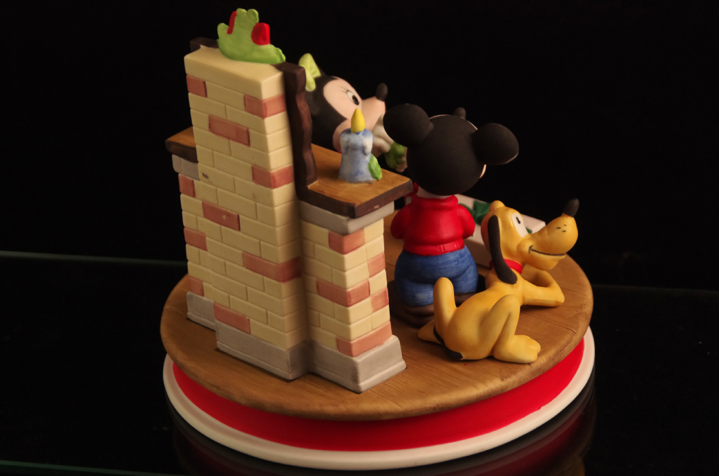 Disney Figurine Christmas 1986 'Mistletoe Magic'