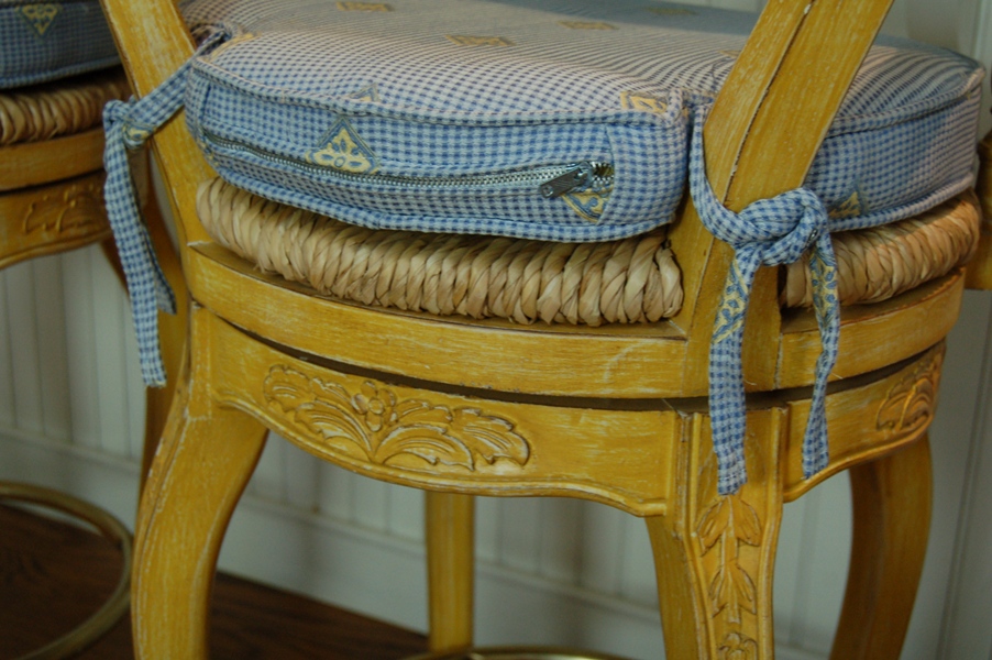 Four Swivel Bar Stools in French Country Style