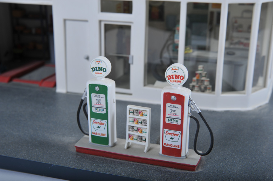 Sinclair Gas Station by Danbury Mint