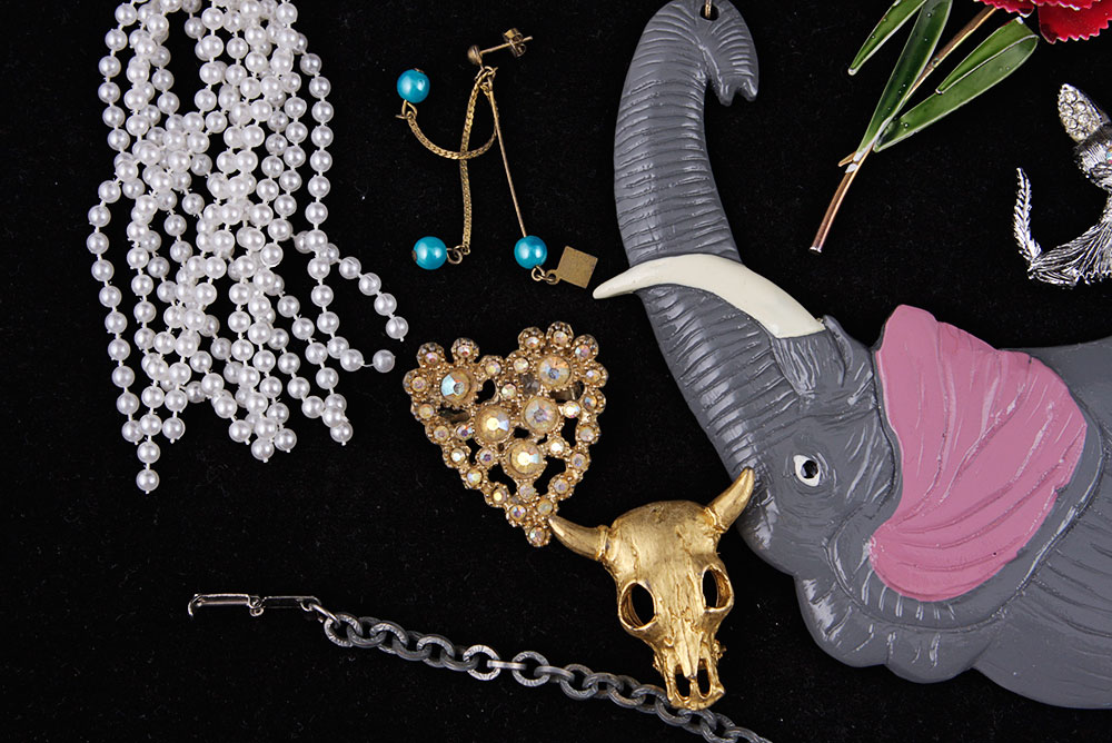 Assortment of Retro Jewelry