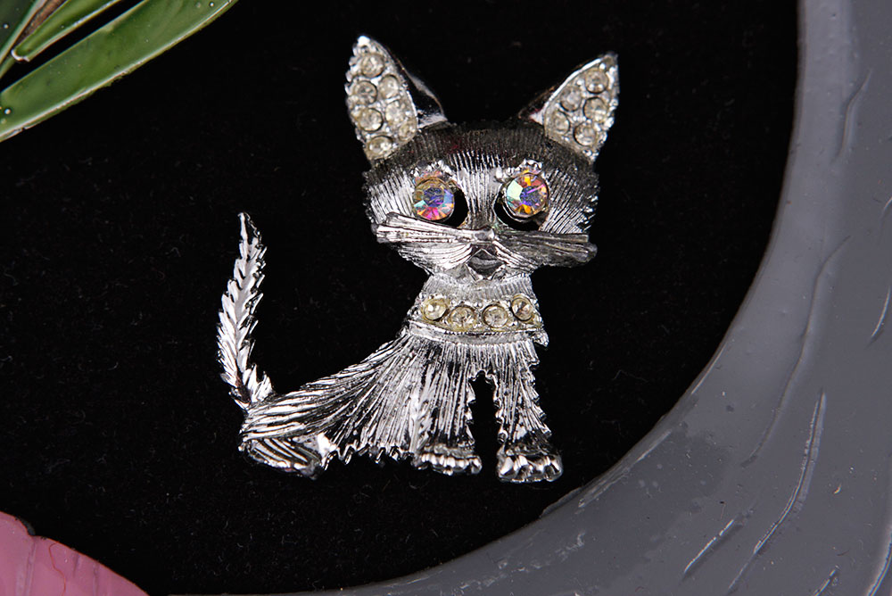 Assortment of Retro Jewelry