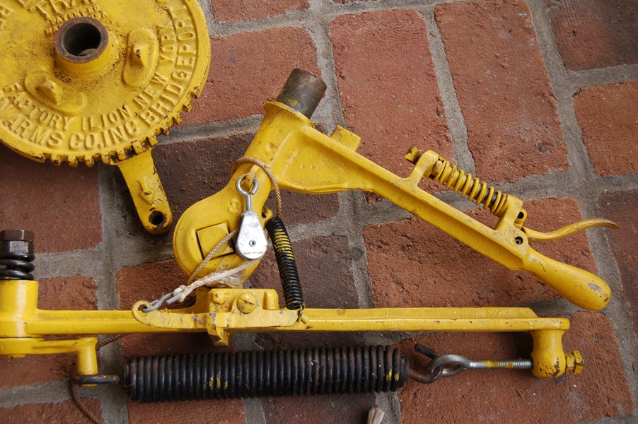 Vintage Remington Arms Expert Skeet Trap Thrower