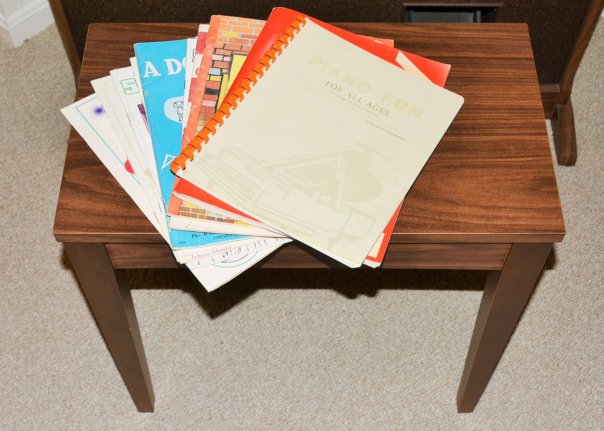 Lowrey Fiesta Electric Organ