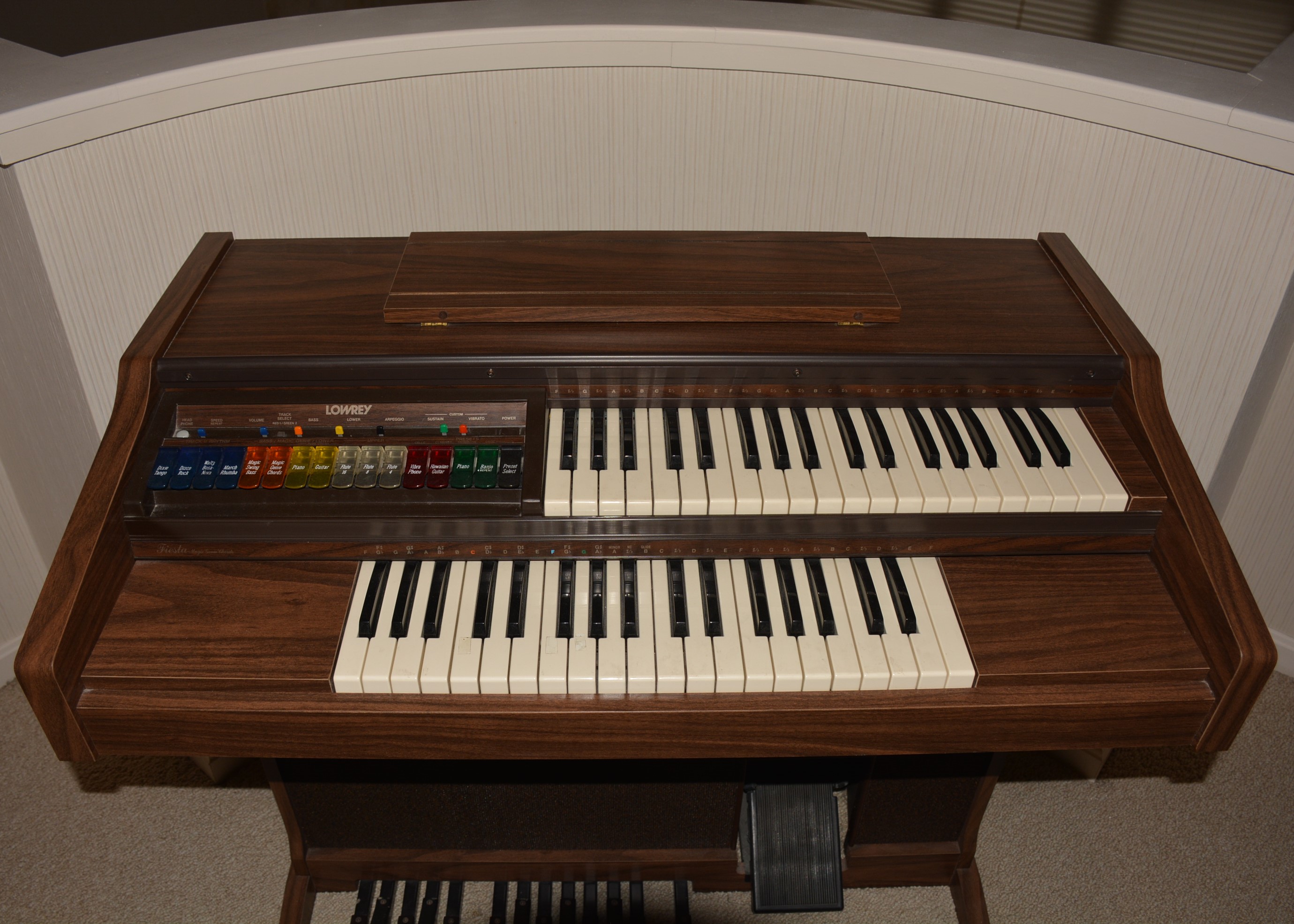 Lowrey Fiesta Electric Organ