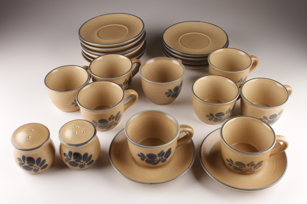 Pfaltzgraff Folk Art Pattern Set