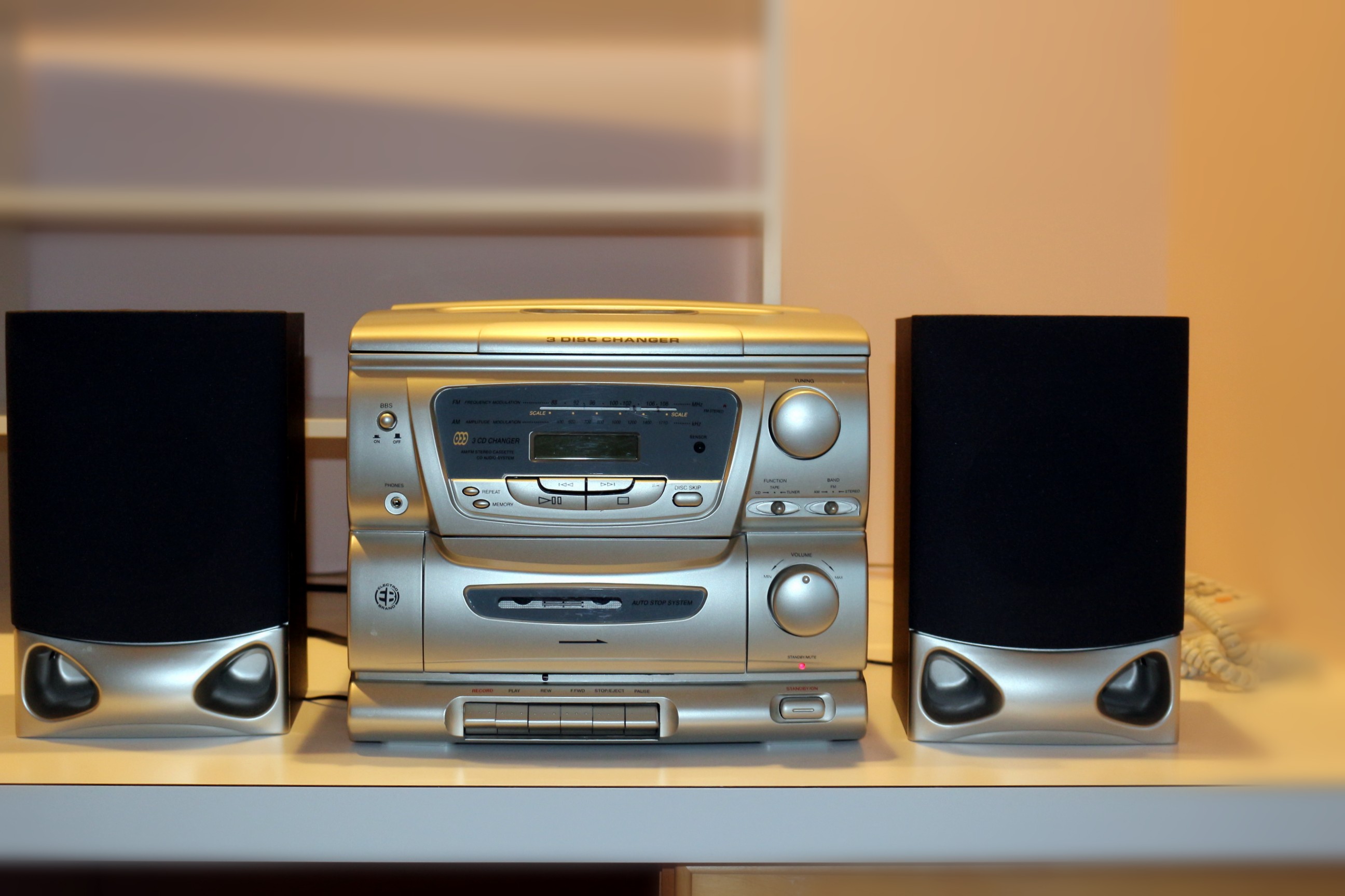 Electro Brand 3 Disc Stereo with Speakers