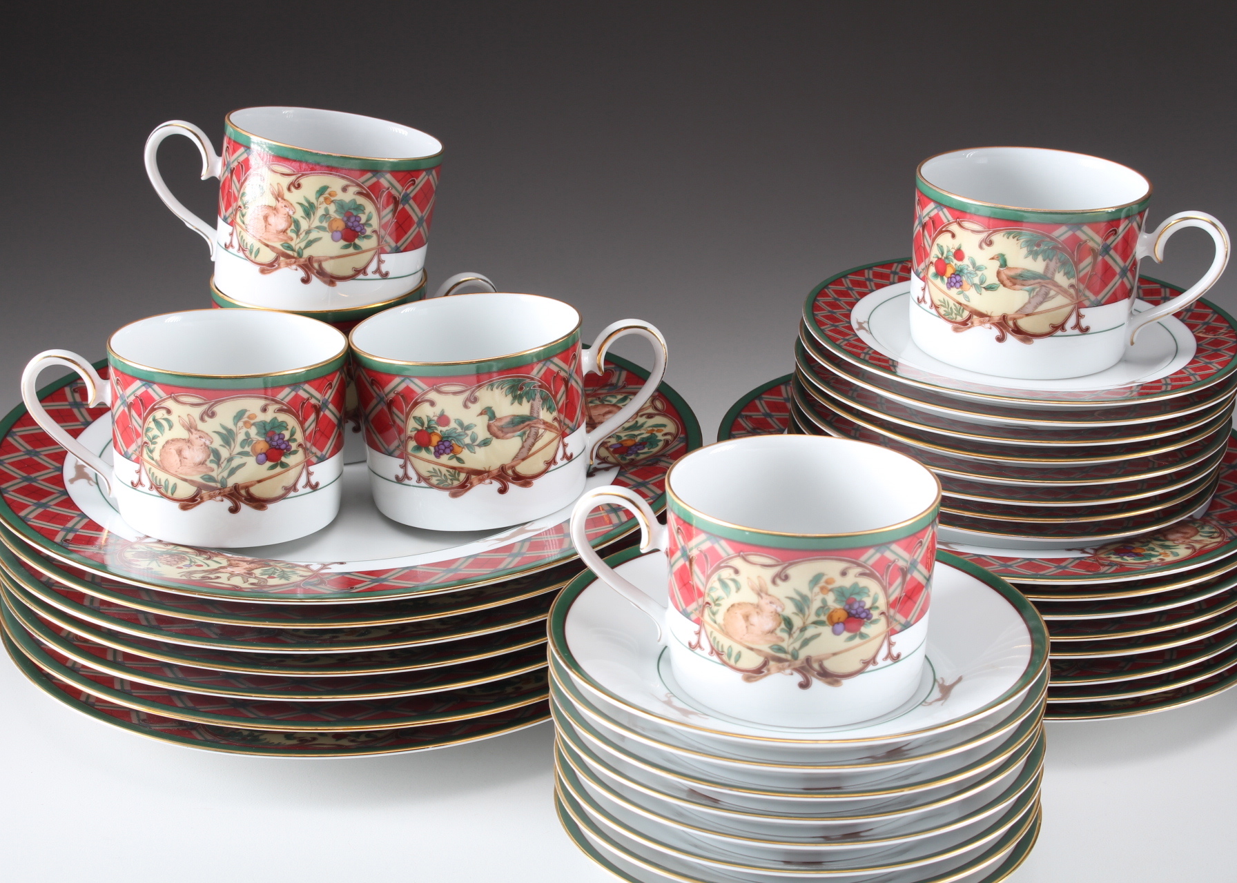 Noritake China Tableware Set in Royal Hunt Pattern