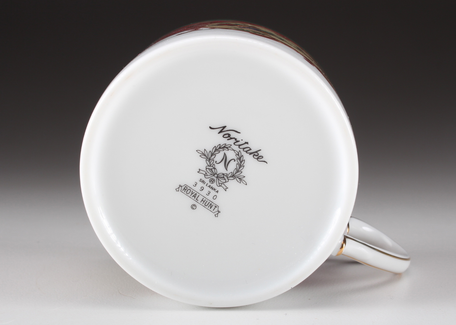 Noritake China Tableware Set in Royal Hunt Pattern