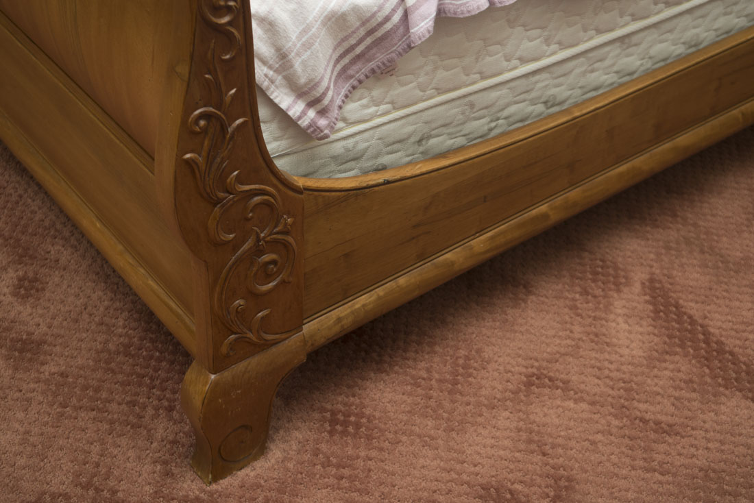 Queen Size Ethan Allen French Country Maple Sleigh Bed