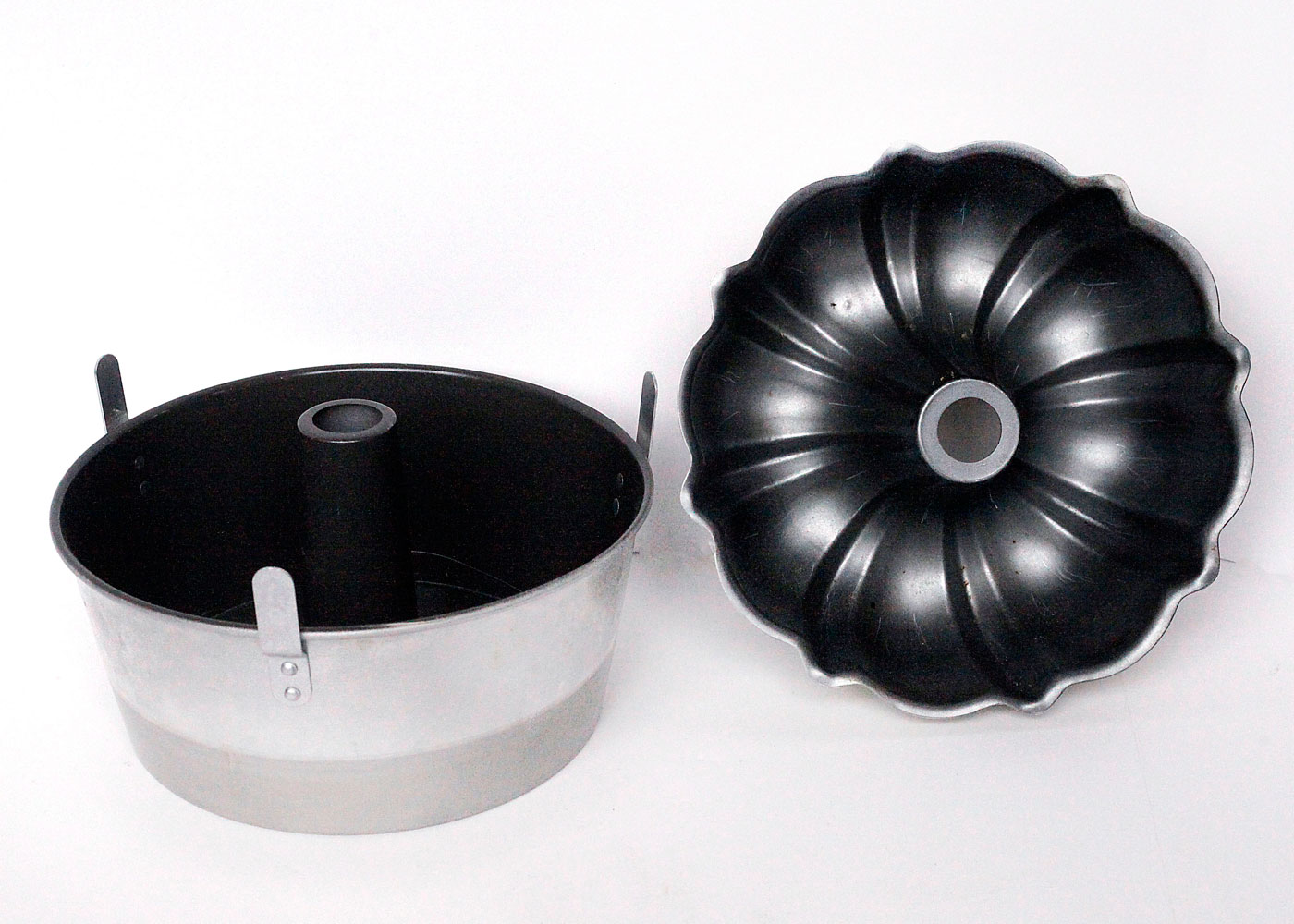 Set of Cookie Cutters and Cake Pans