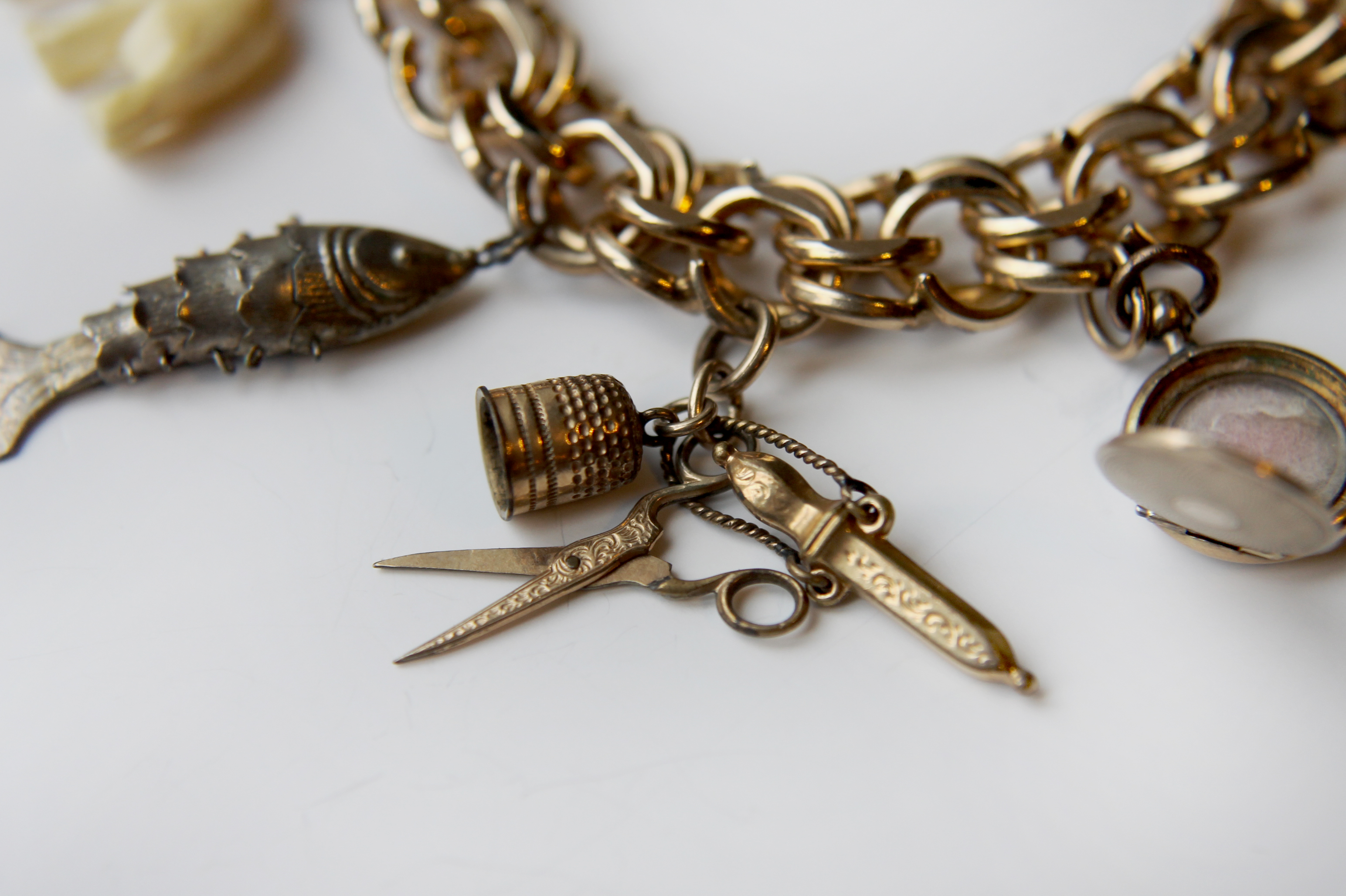 Vintage 12K GF Winard Charm Bracelet with Ten Unique Charms