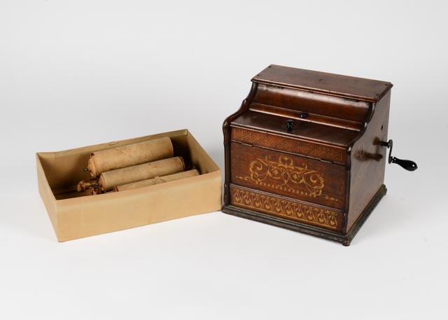 Antique Roller Organette "Melodia"