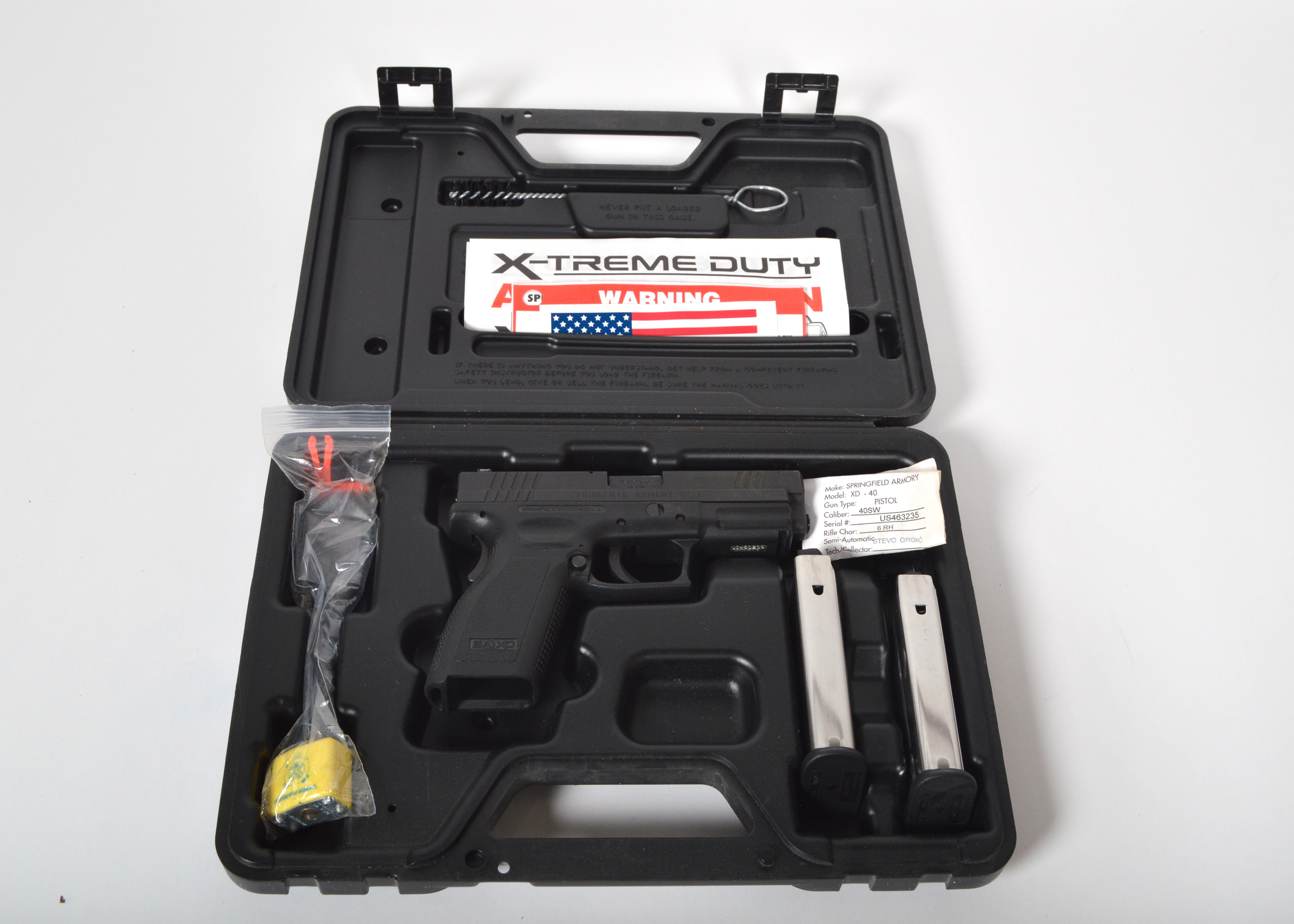 A Springfield Armory XD-40 Hand Gun