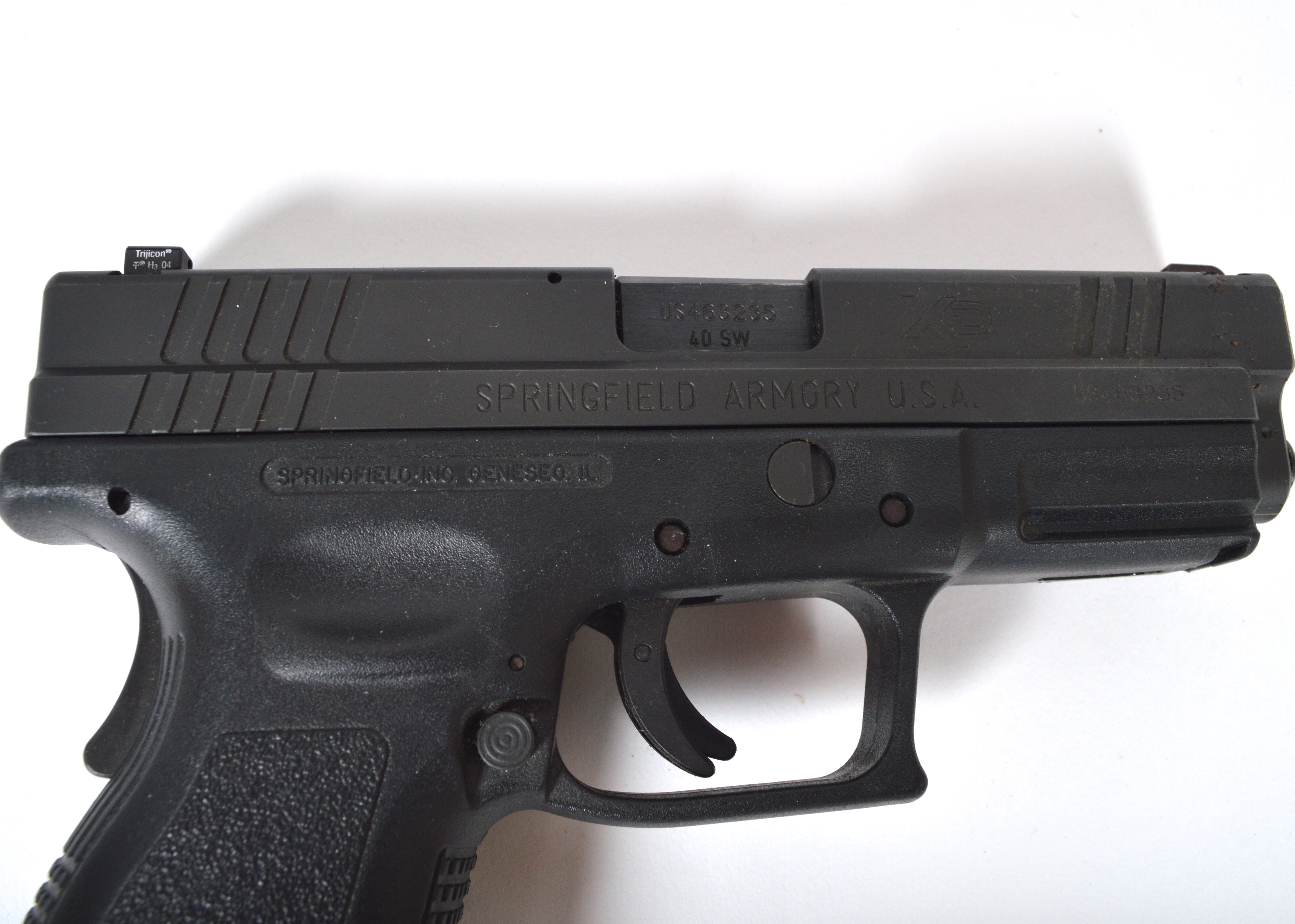 A Springfield Armory XD-40 Hand Gun