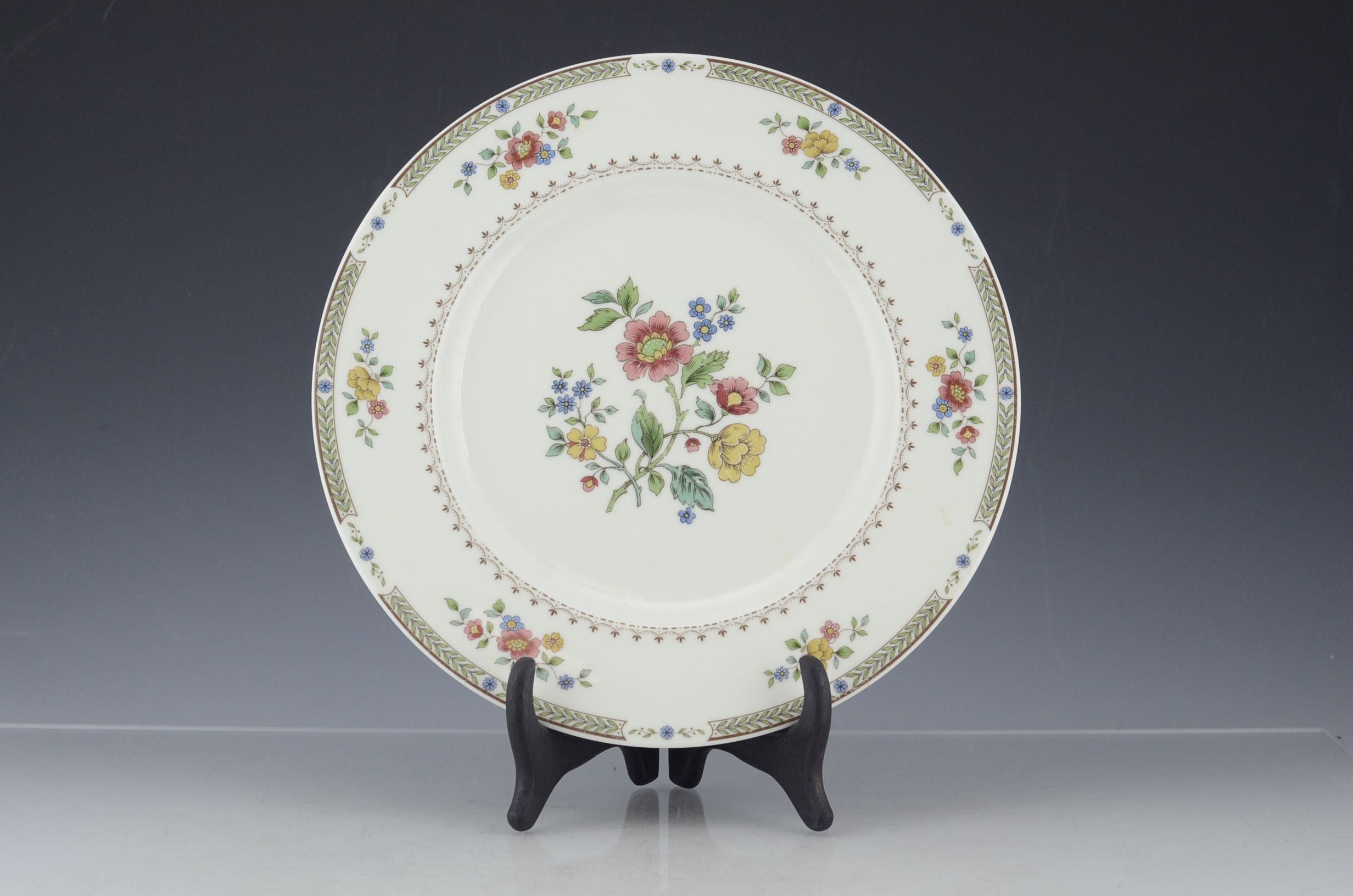 Royal Doulton "Kingswood" Fine China