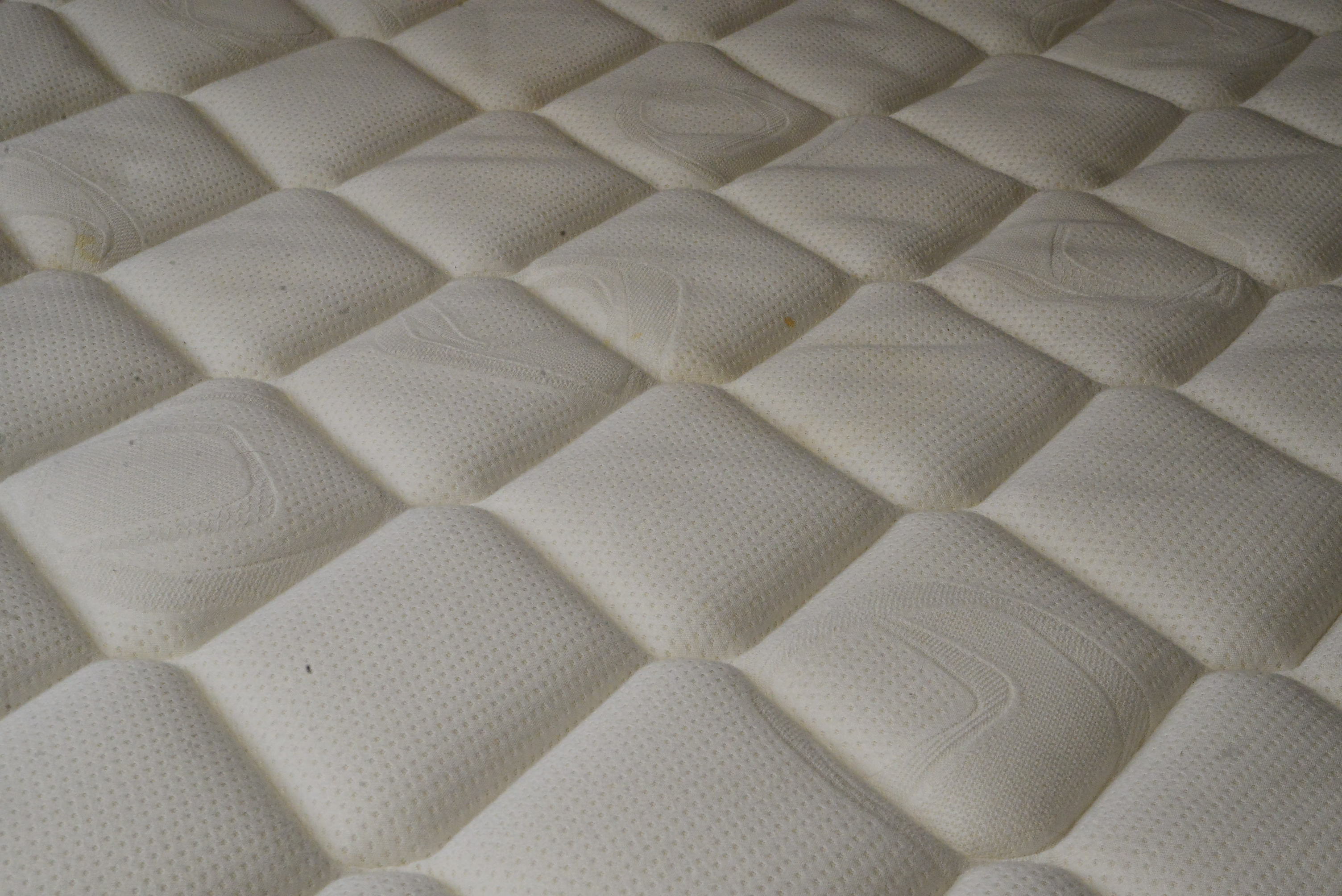 Queen Size Ethan Allen French Country Maple Sleigh Bed