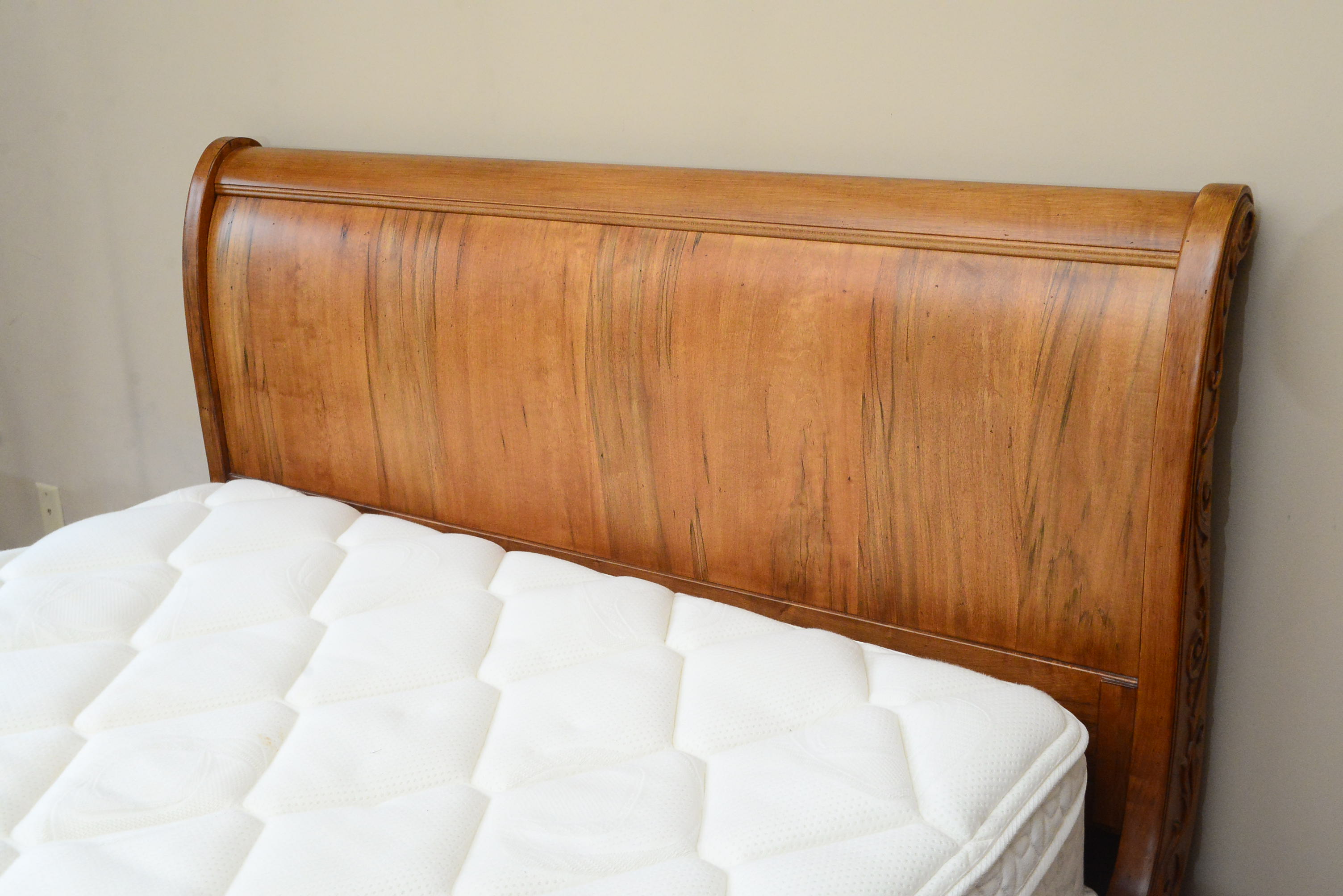 Queen Size Ethan Allen French Country Maple Sleigh Bed