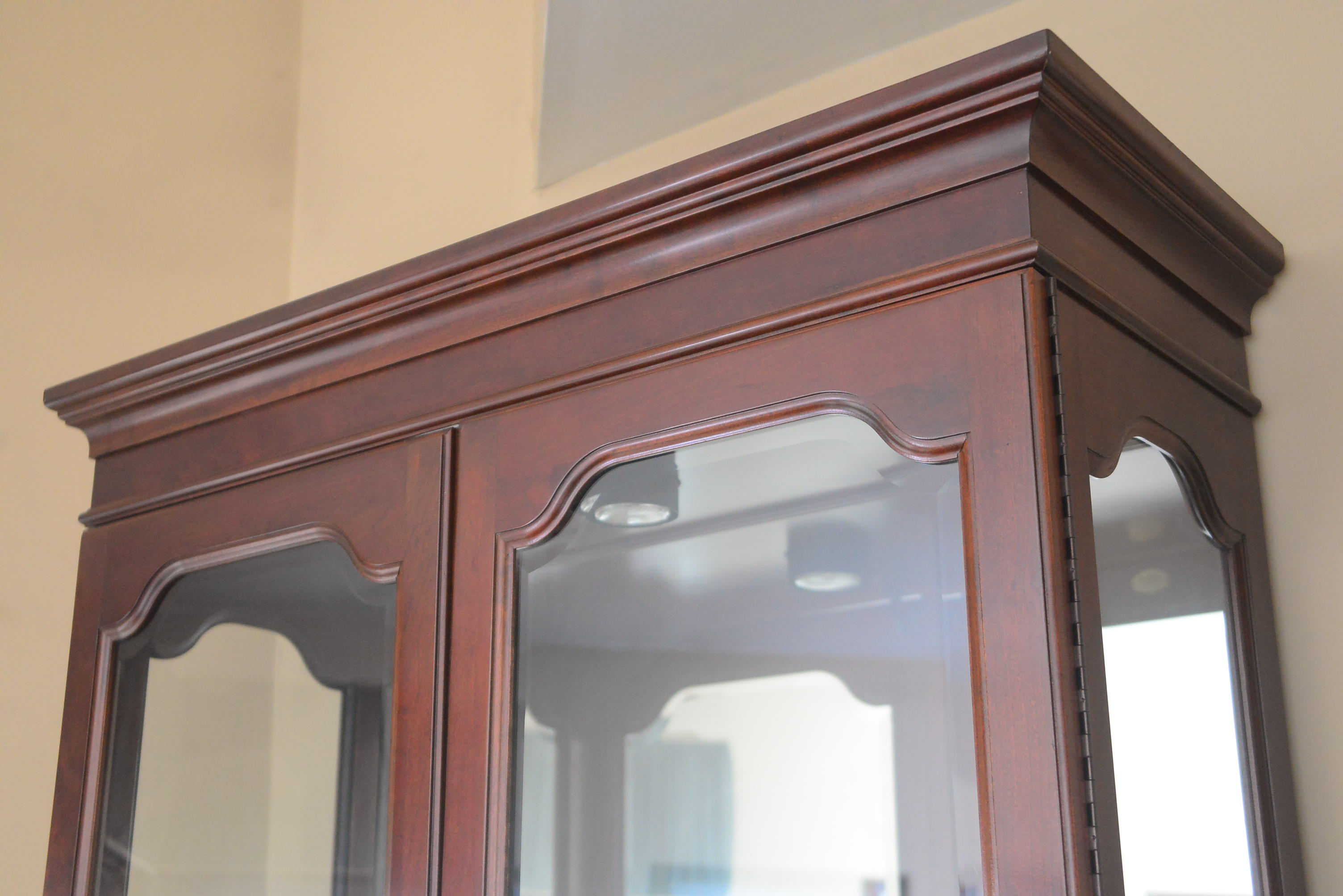 Jasper Mahogany Large Curio Cabinet