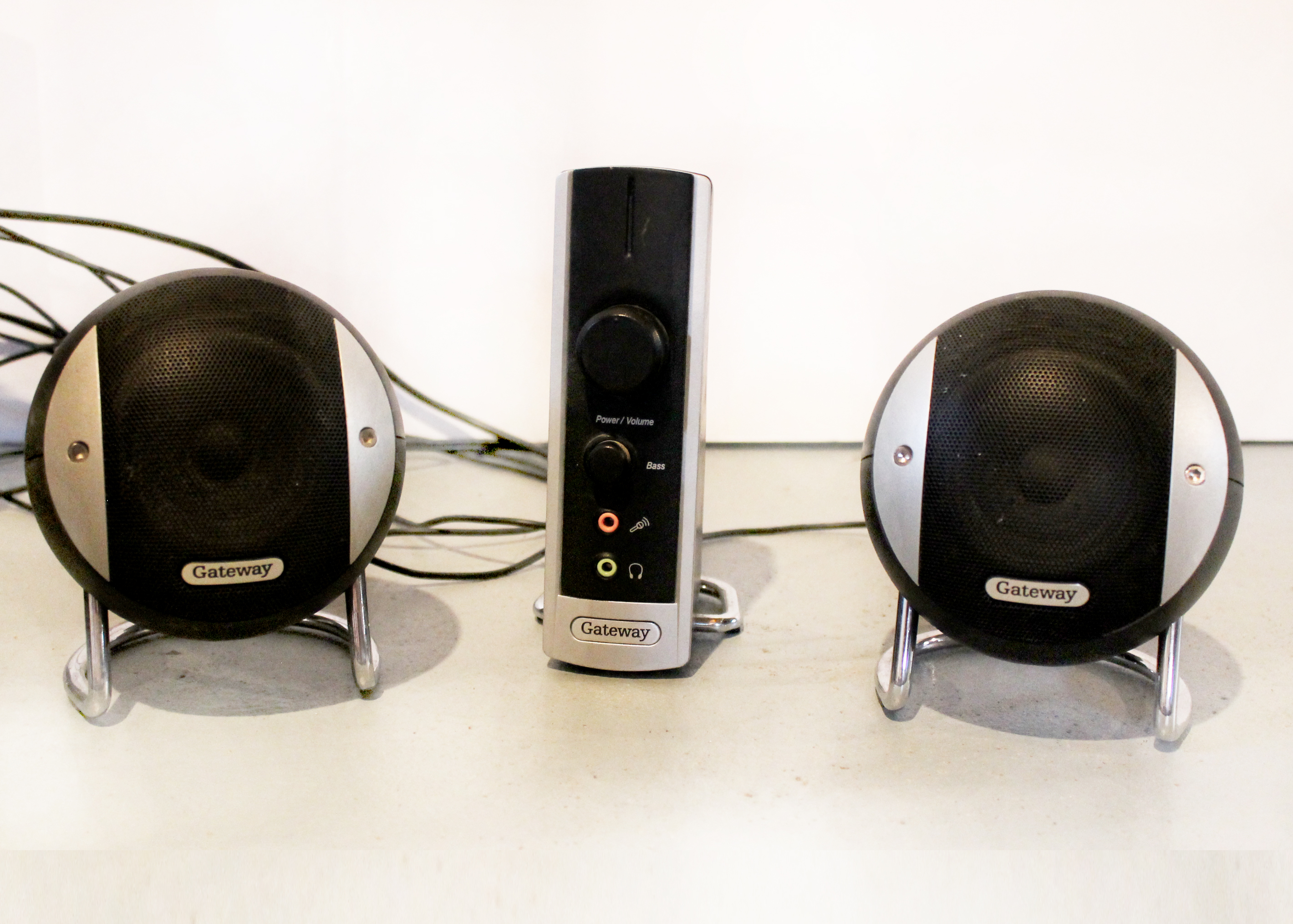 Gateway GMAX 2100 2.1 Speakers and Subwoofer