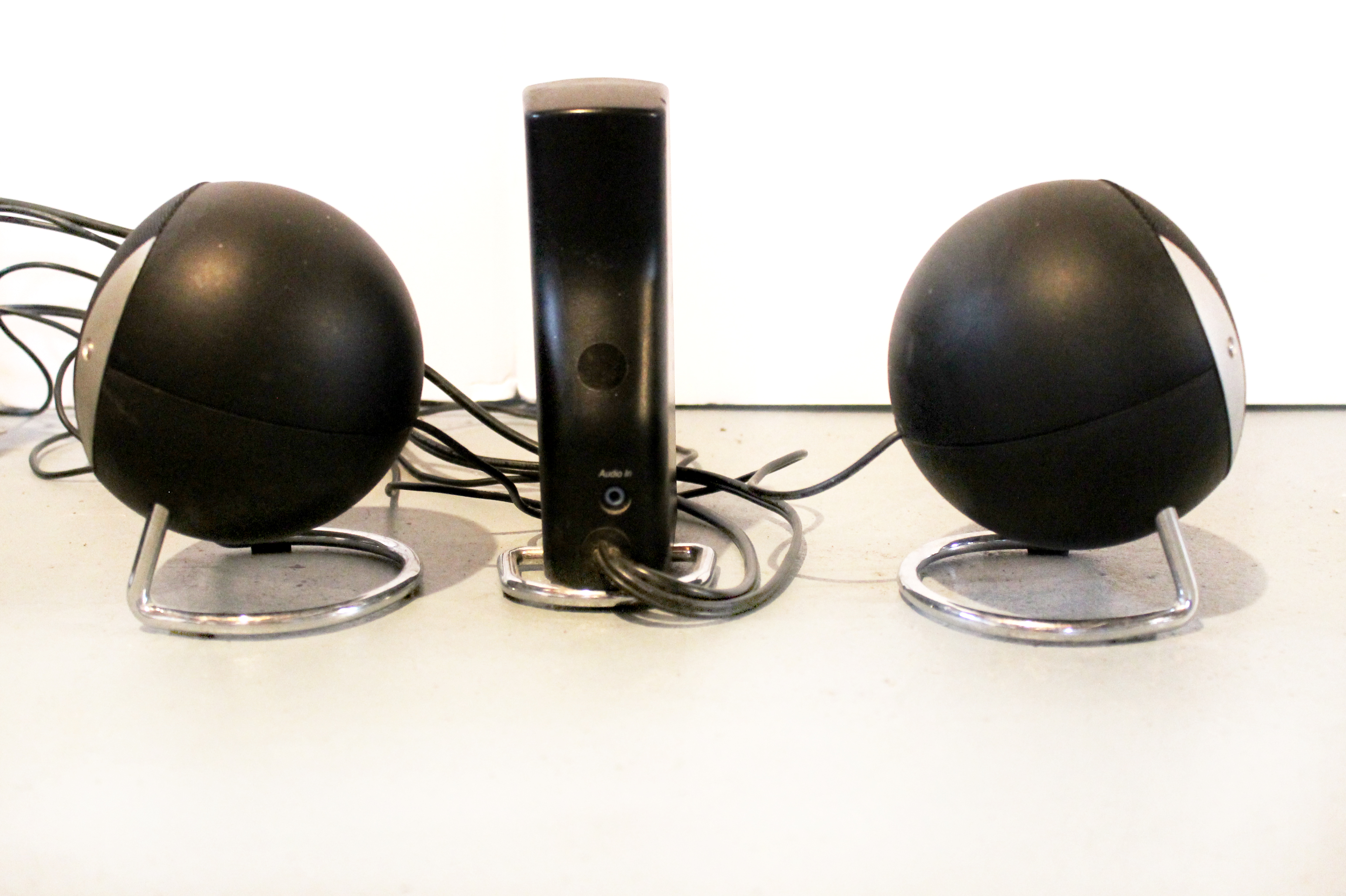 Gateway GMAX 2100 2.1 Speakers and Subwoofer