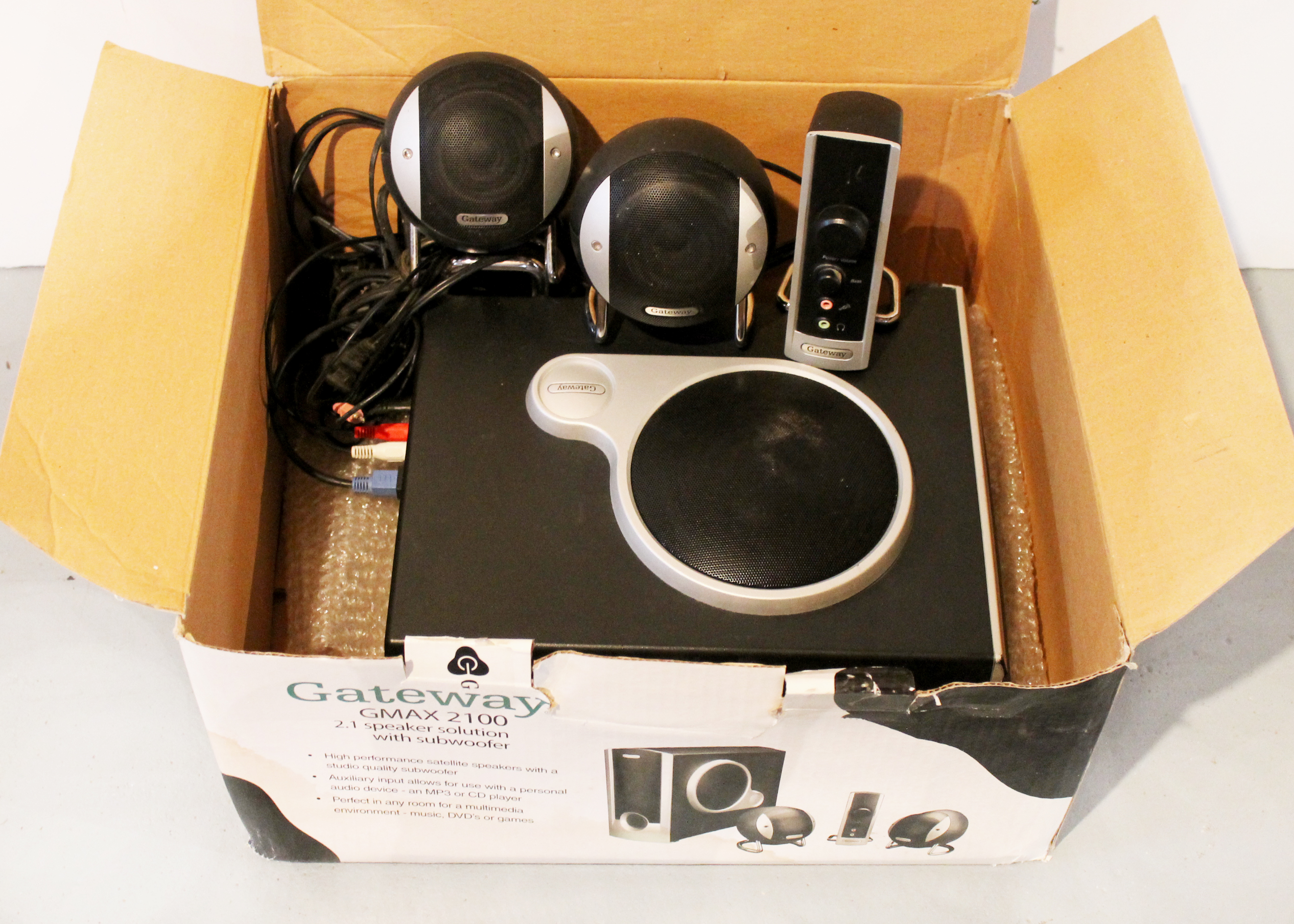 Gateway GMAX 2100 2.1 Speakers and Subwoofer