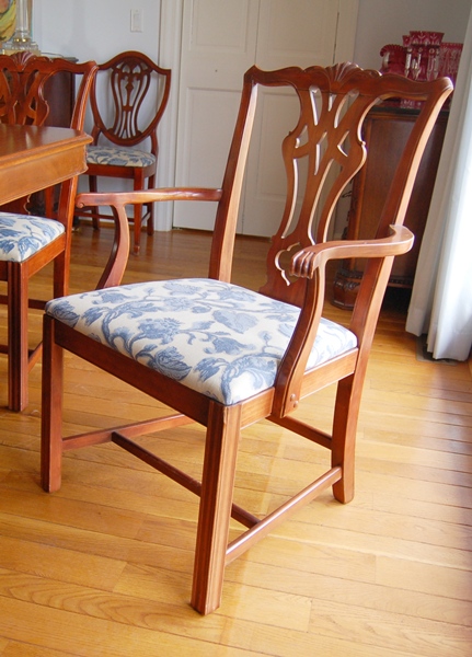 Vintage Drexel Mahogany Dining Table and Chairs for Twelve