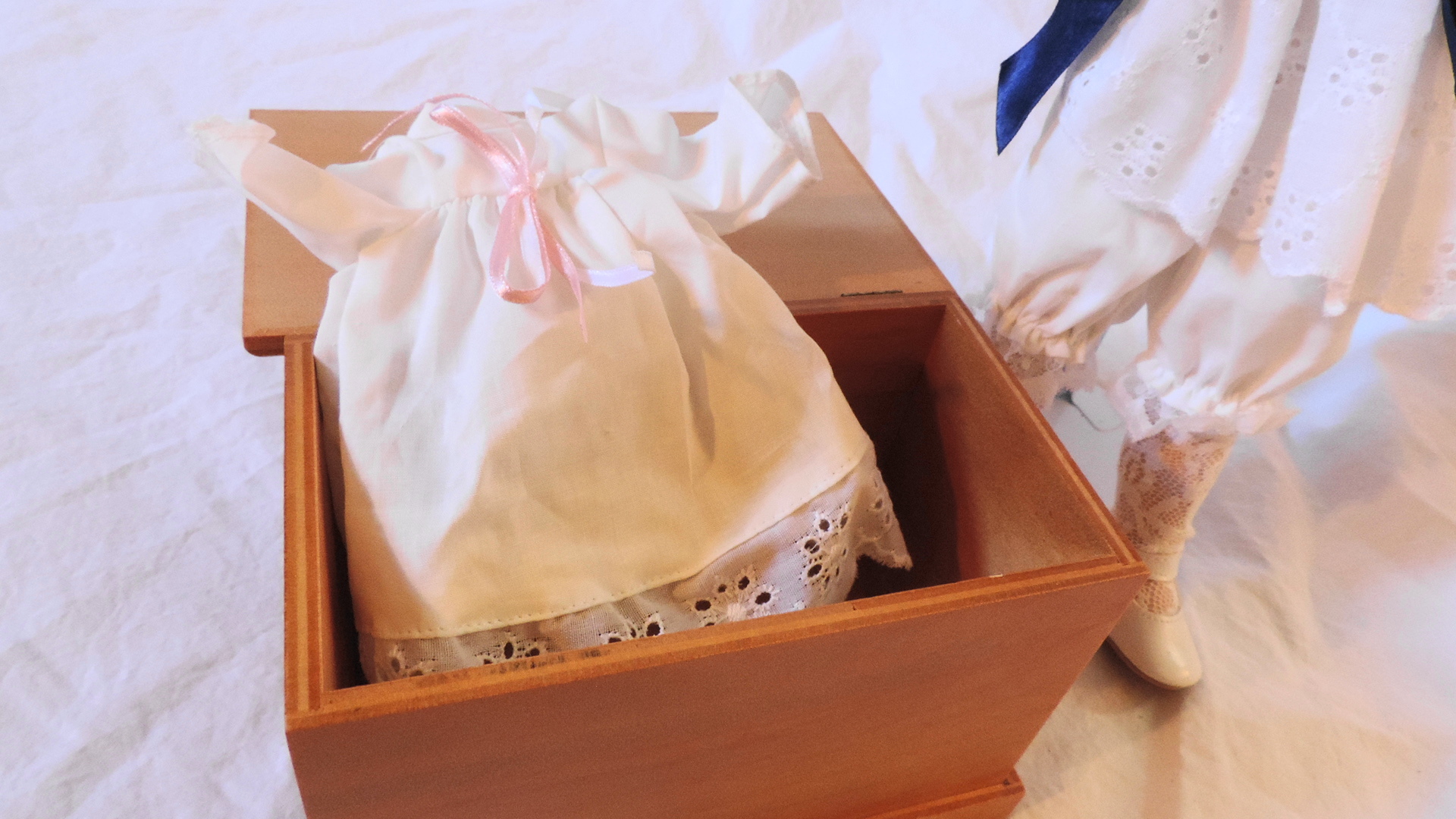 House of Lloyd "Jessica" Collectible Doll