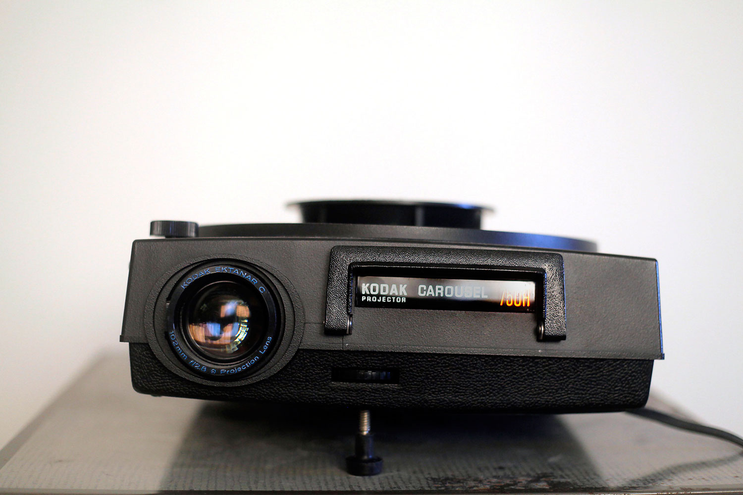 Kodak Carousel 750h Slide Projector, Table and Screen