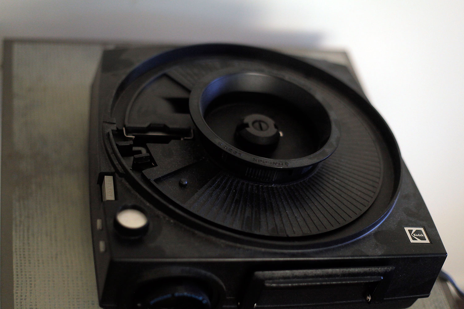 Kodak Carousel 750h Slide Projector, Table and Screen