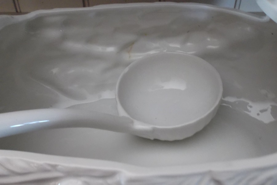 Cheslea House Port Royal Porcelain Swan Soup Tureen