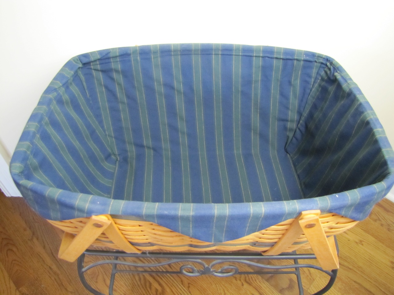 Longaberger Picnic Basket Set with Wrought Iron Stand and Inserts