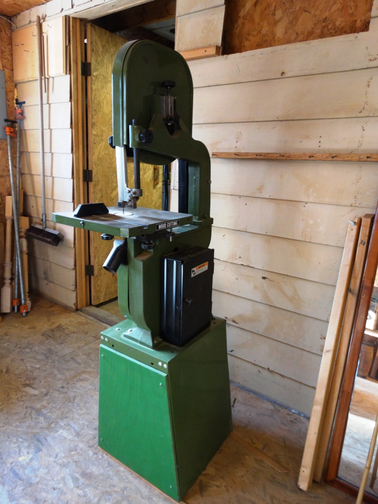 Central Machinery 14" Wood Cutting Band Saw